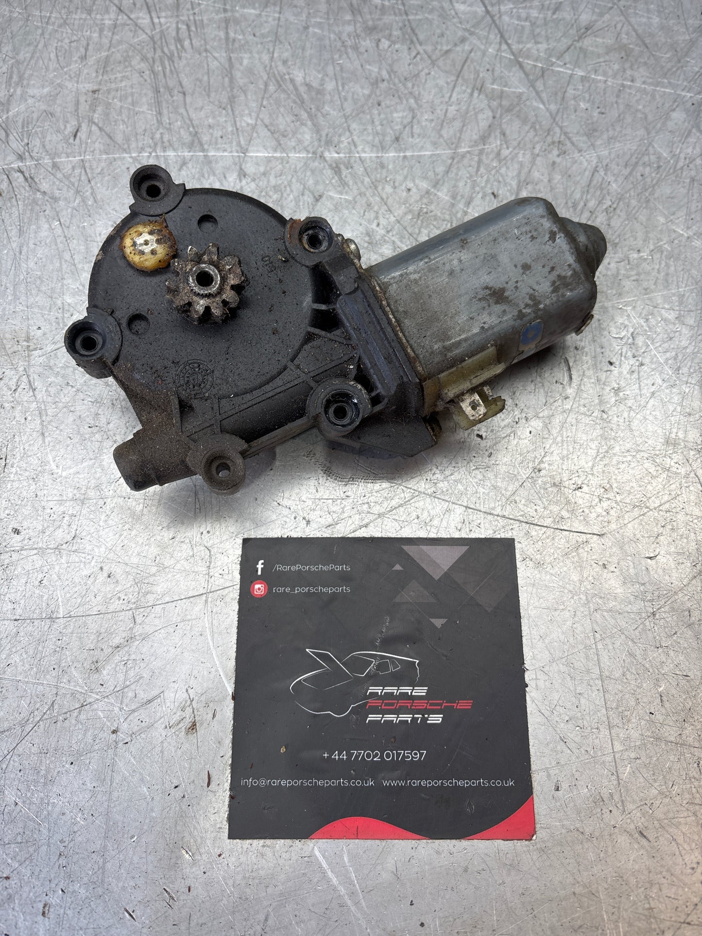 Porsche 993 Coupe Right O/S Window regulator motor 911624014 0130021209 used