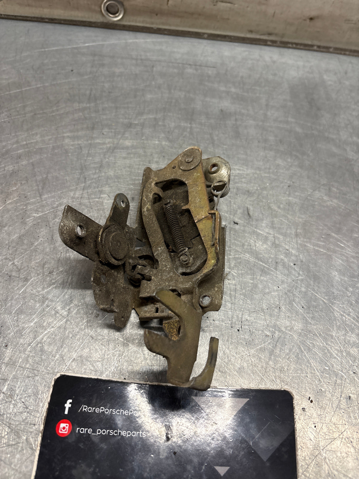 Porsche 914 trunk lock, used 91453105411