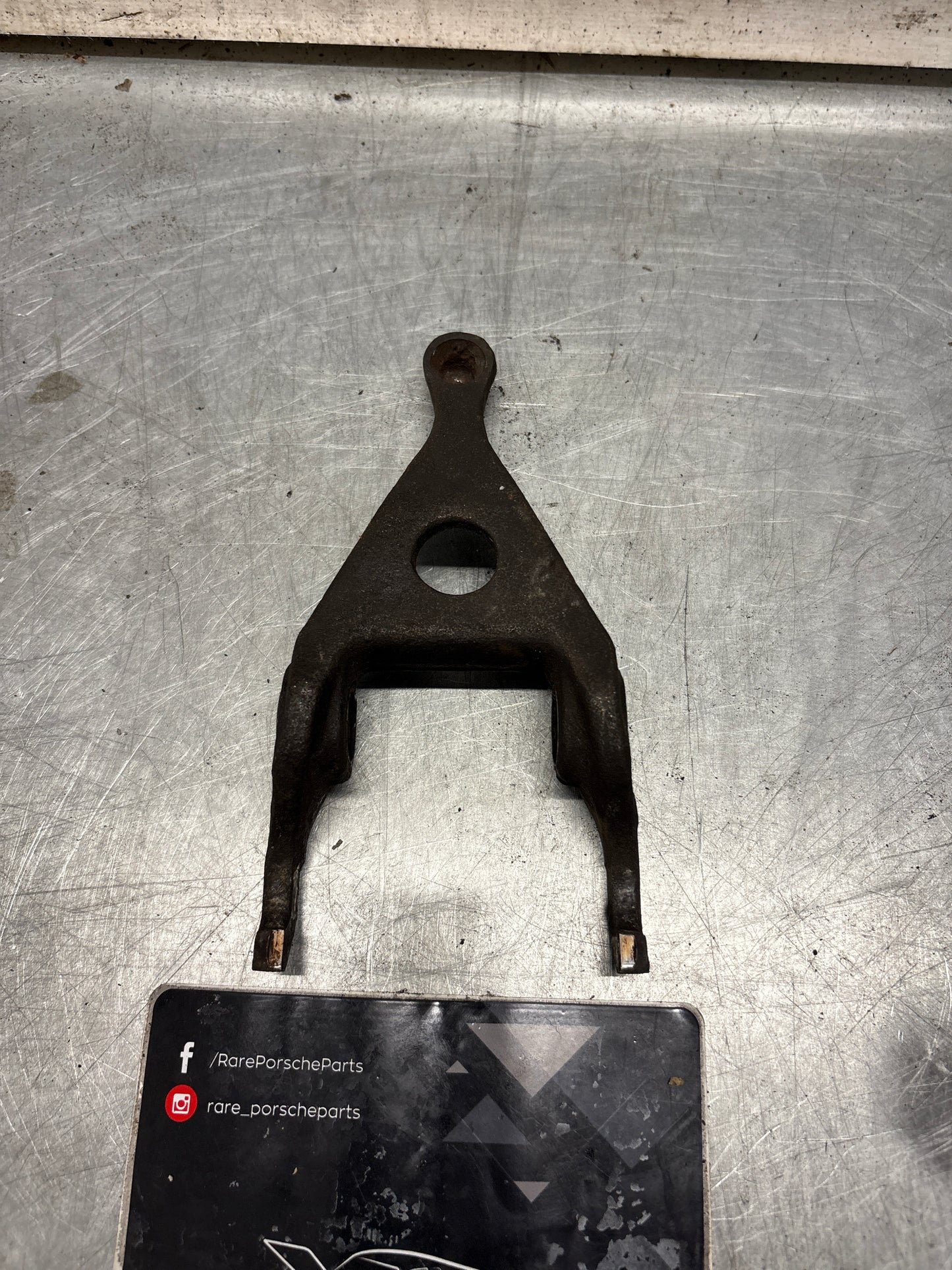 Porsche 944/S2/968. Clutch release fork 9311168351R, used