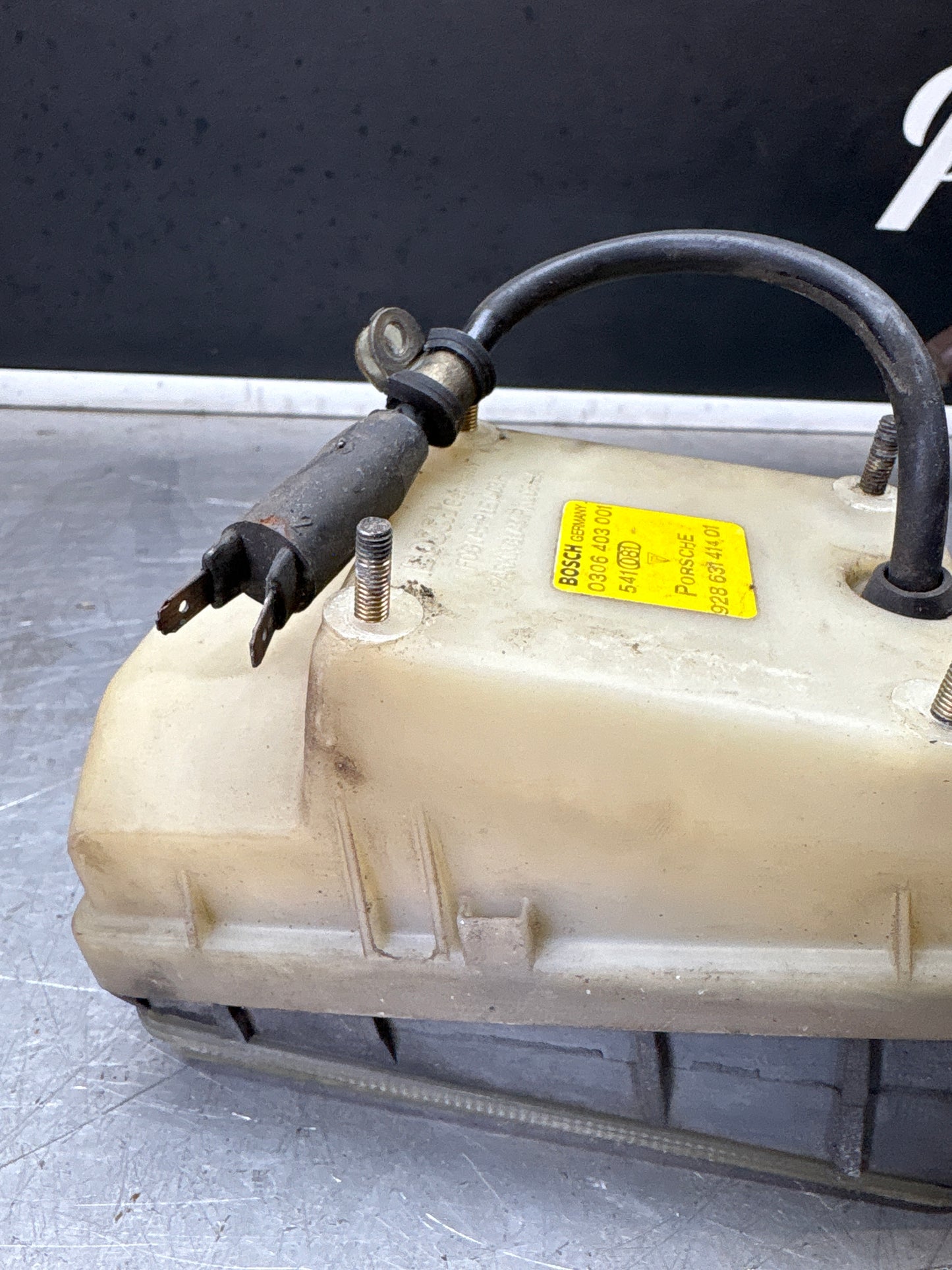 Porsche 928 Bosch headlight high beam, right 0306403001 / 92863141400