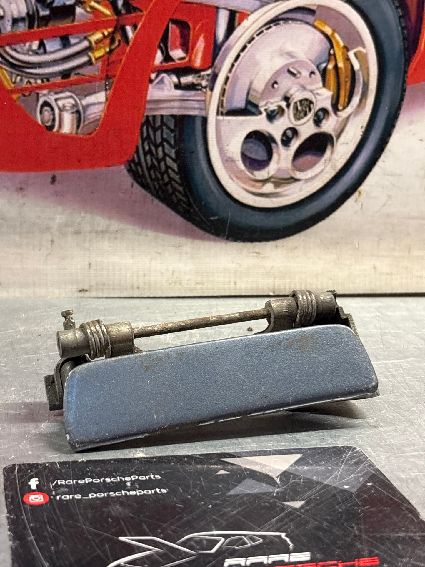 Porsche 928 left outer door handle lever 92853706302