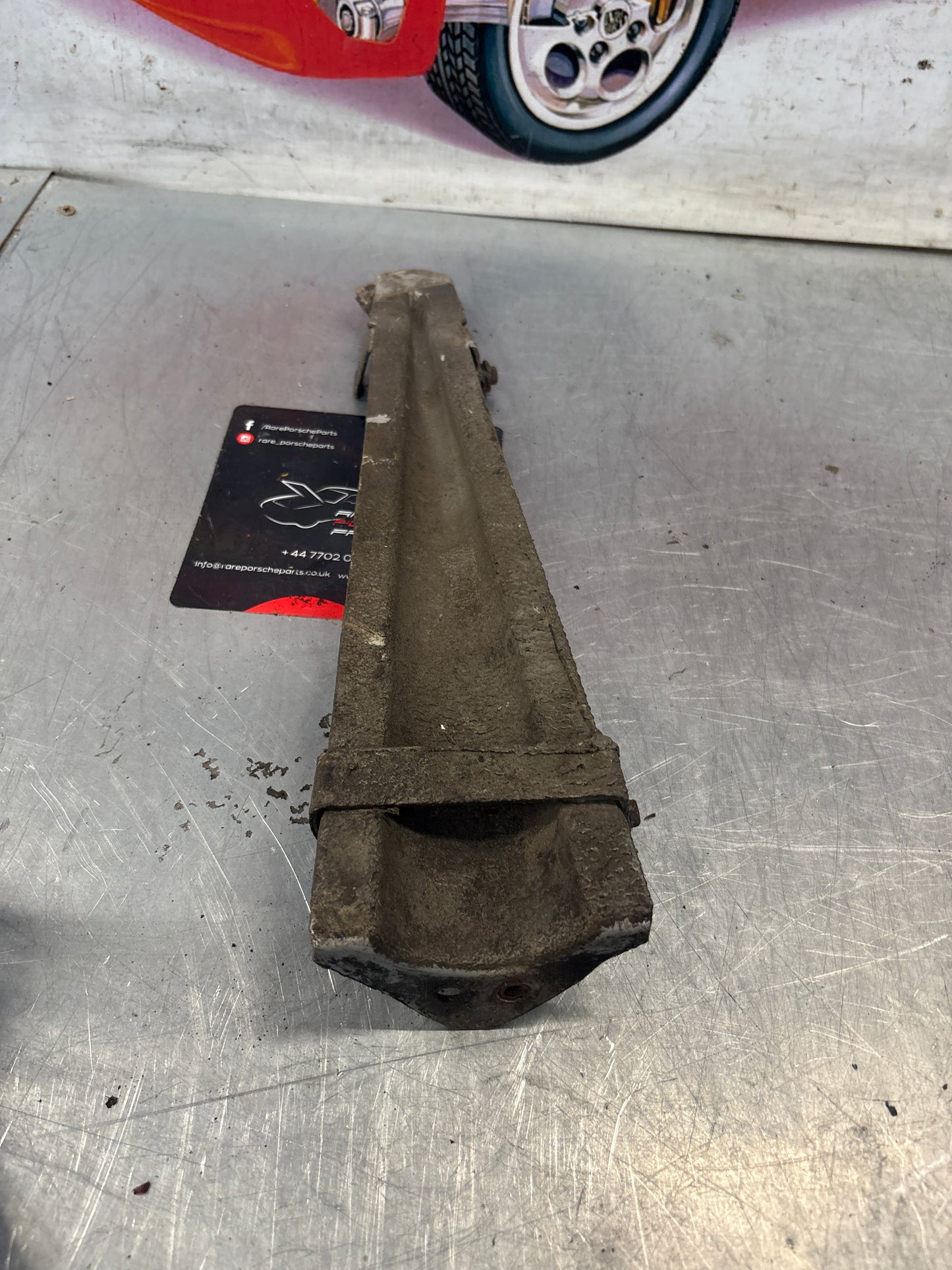 Porsche 928 87-95 Wing strut support, used 92850331702