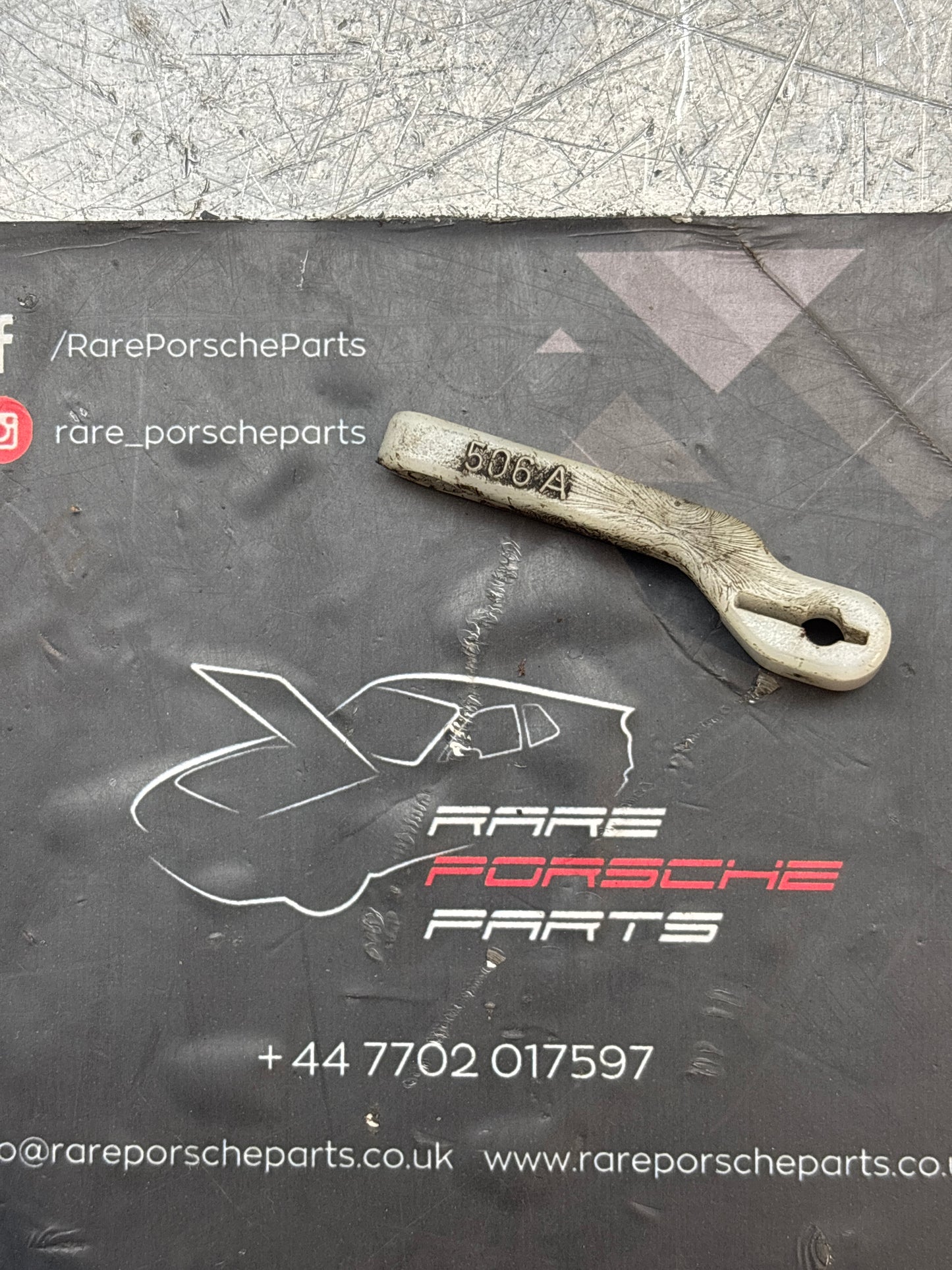 Porsche 924 944 968, 477837506A - Right Door Link connecting piece handle mechanism