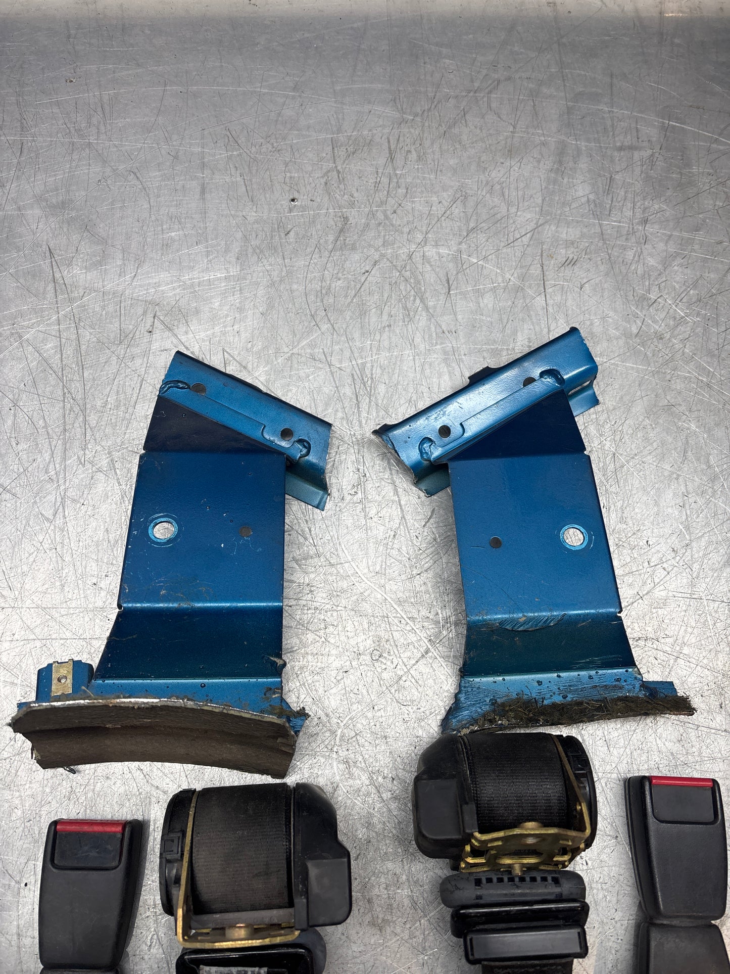 Porsche 924 944 pair of rear seat belt kit with bracket, 94580302102, 94580302202, used