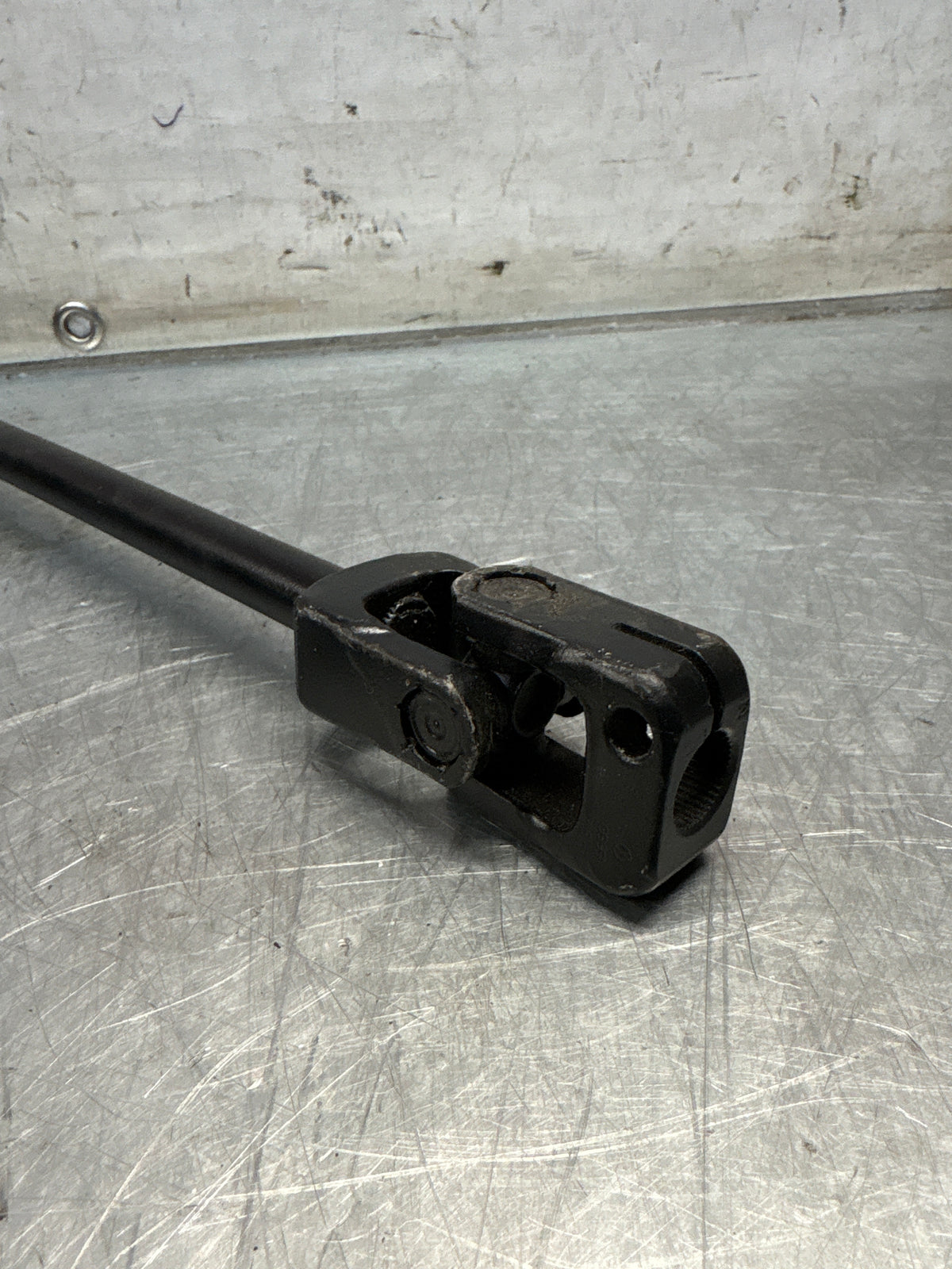 Porsche 924S / late 924 / 944 steering coloumn shaft, refurbished 94534702701