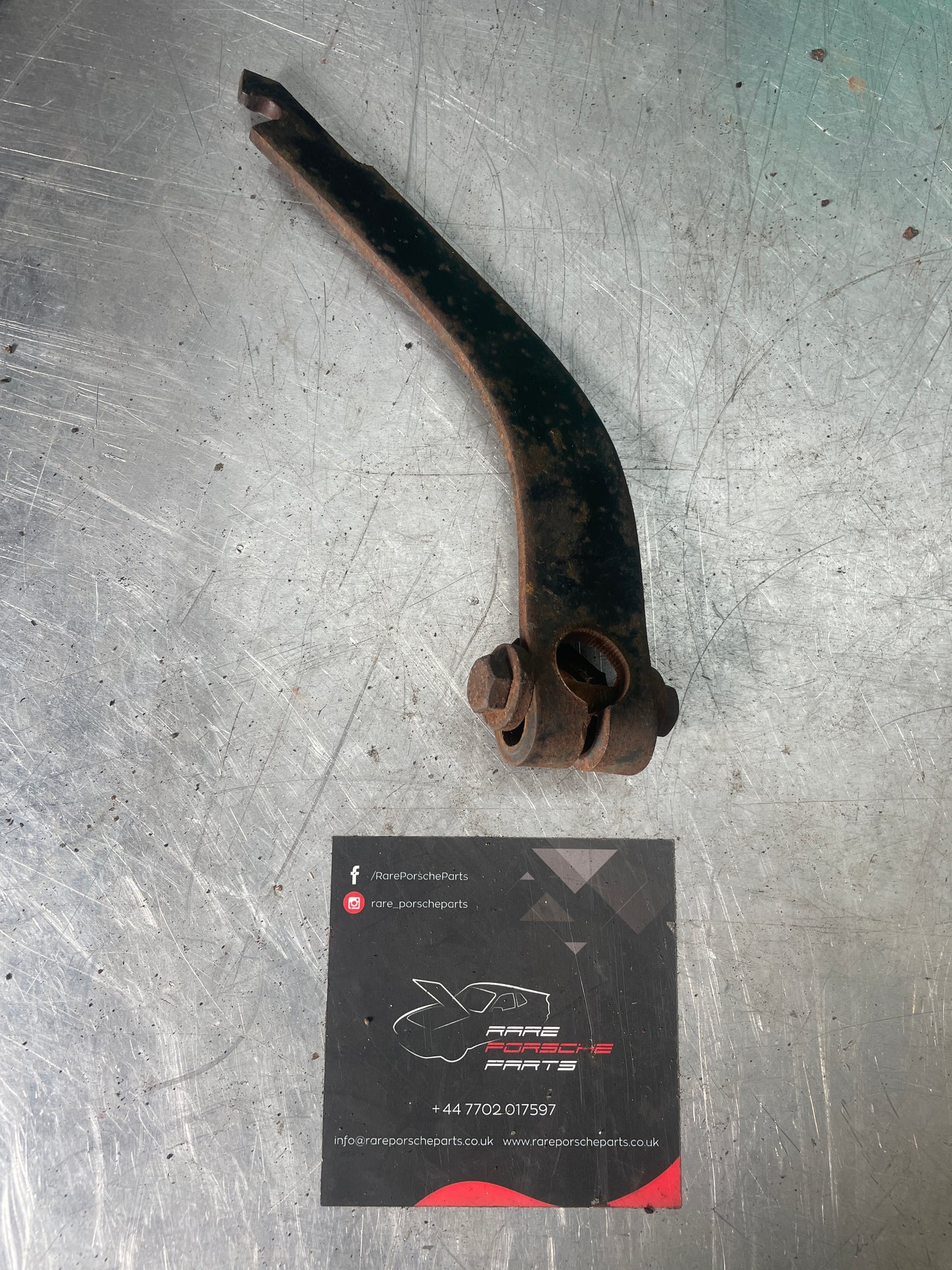 Porsche 924 2.0 clutch arm lever manual 019141719 (used)