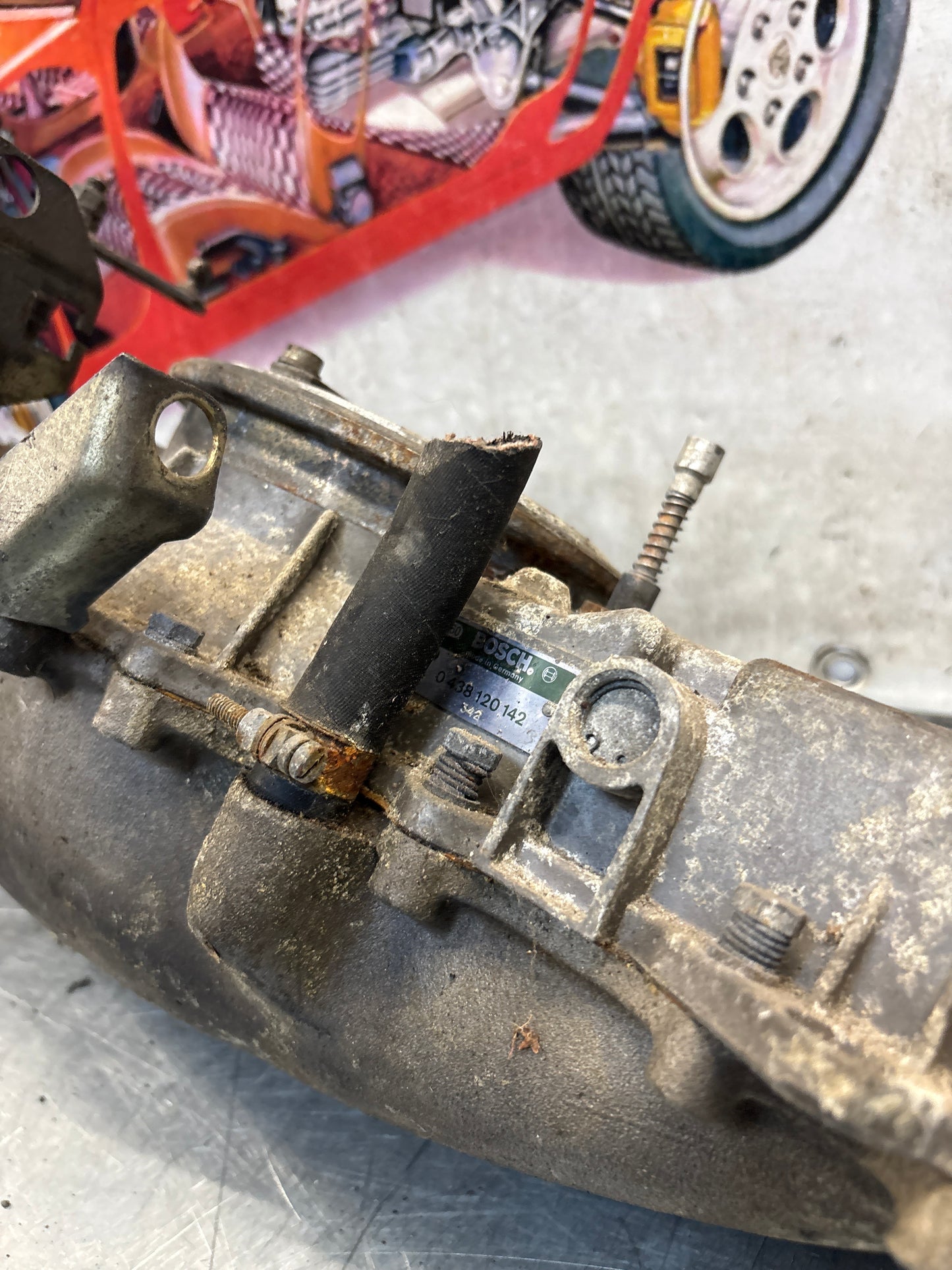 Porsche 928 throttle body, used 9281101935R / 0438120142