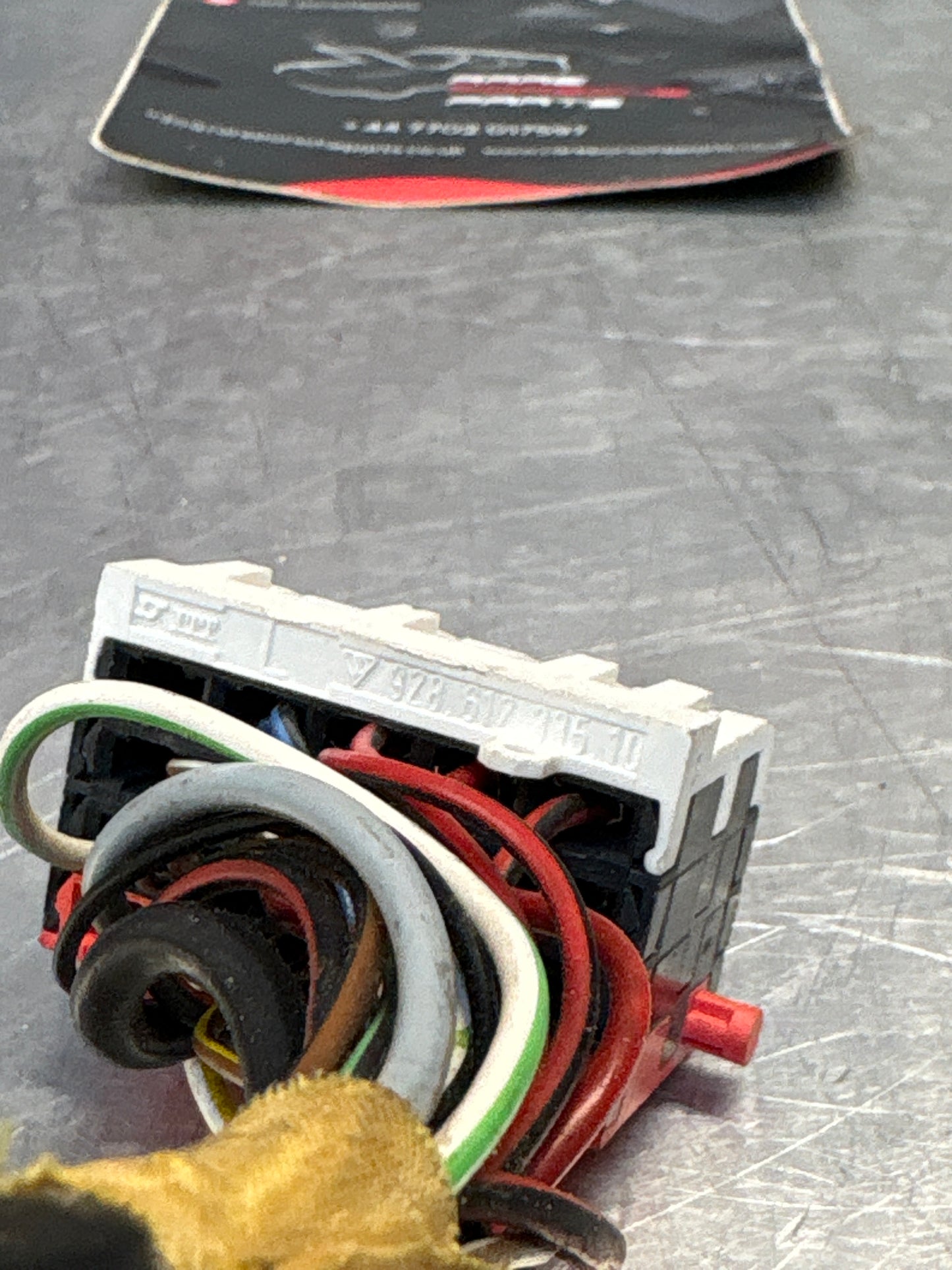 Porsche 944 85.5- fuse box pigtail, used white-red 92861233510
