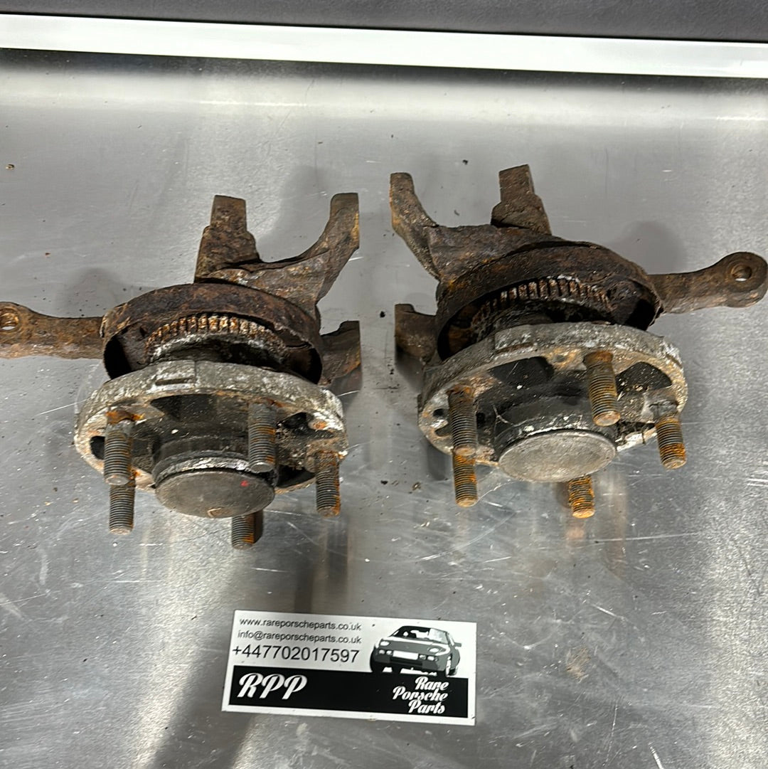 Porsche 944 Turbo M030 pair if Front Spindles with hub, 95134165534 95134165634 spares or repair