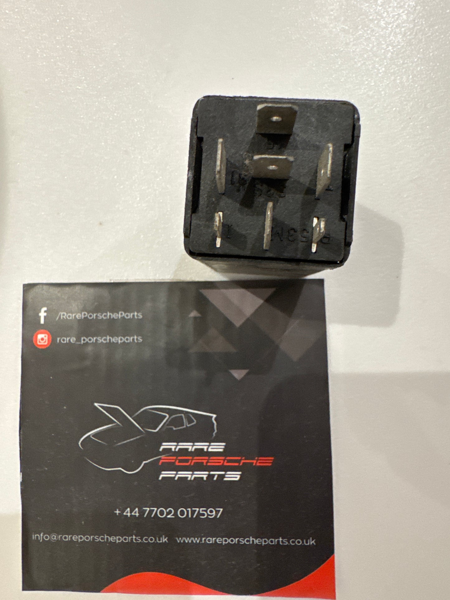 Porsche 993 / 996 wiper relay 99361510100 used