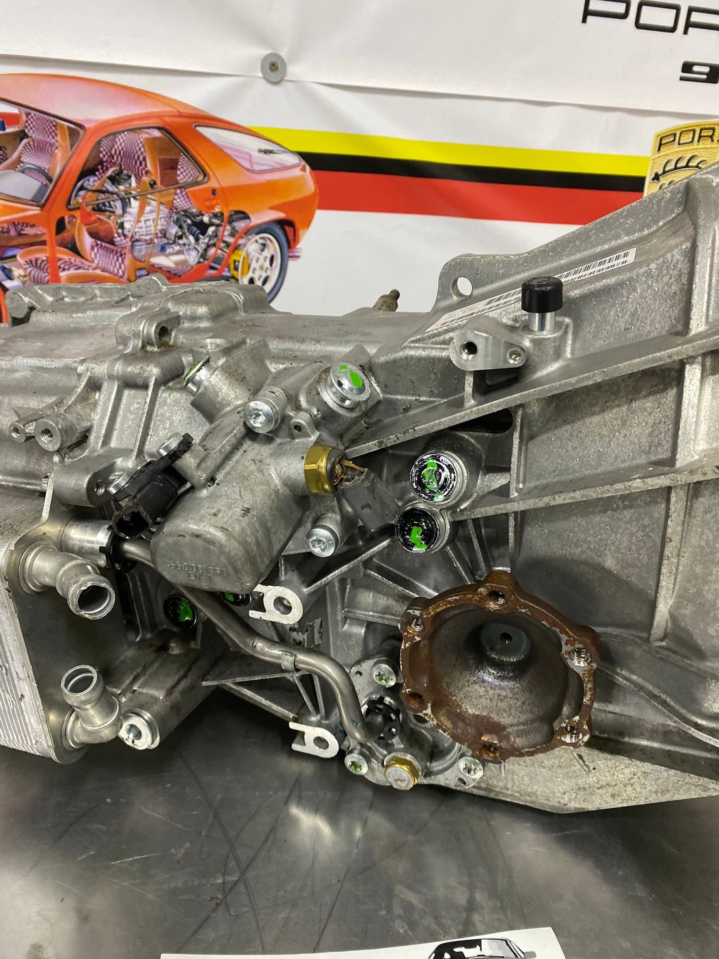 Porsche Cayman 981 GT4 cambio manuale 98130002022 usata nel Regno Unito