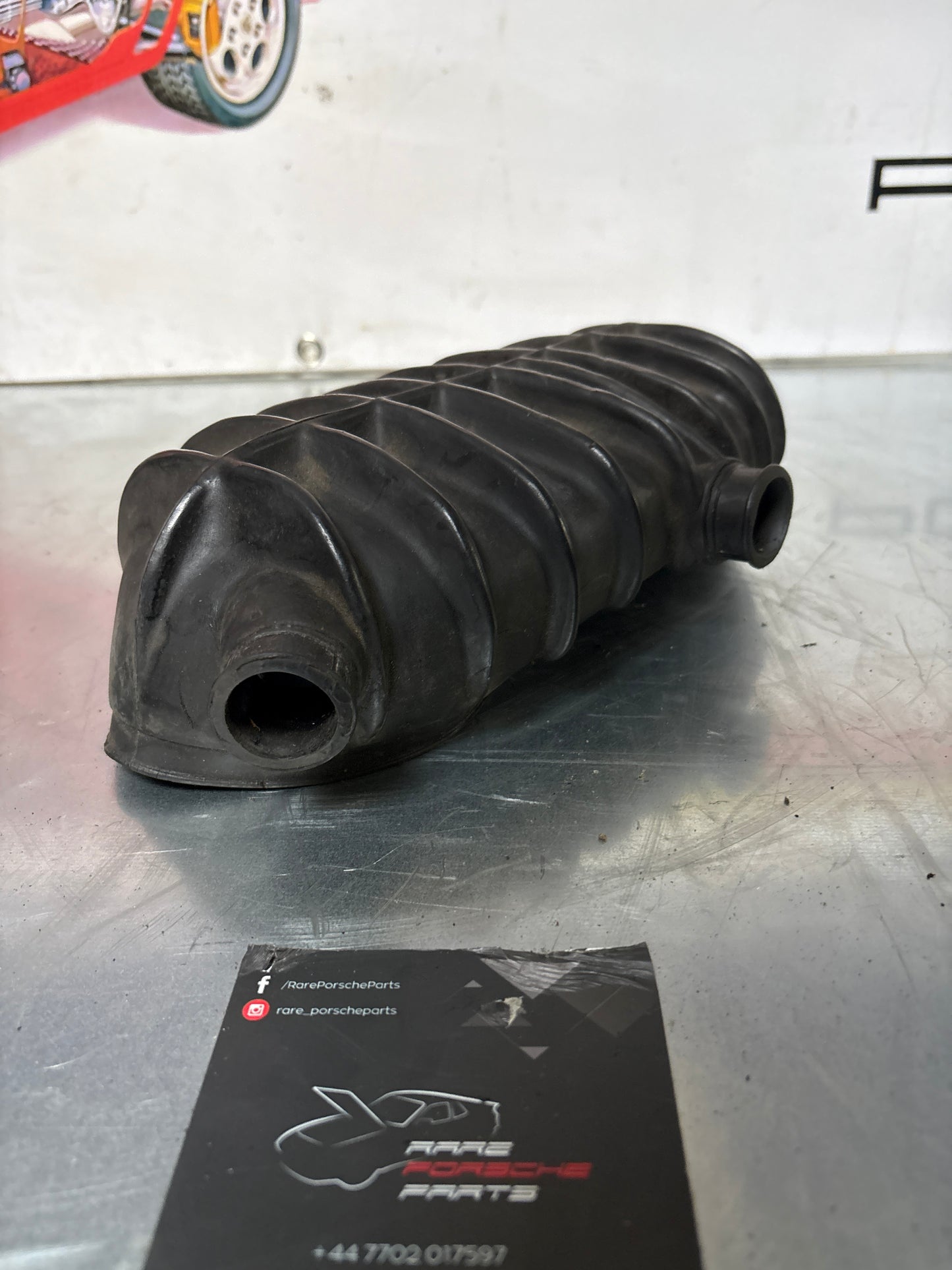 Porsche 911 SC 78-83 Air intake rubber boot, used
93011035805