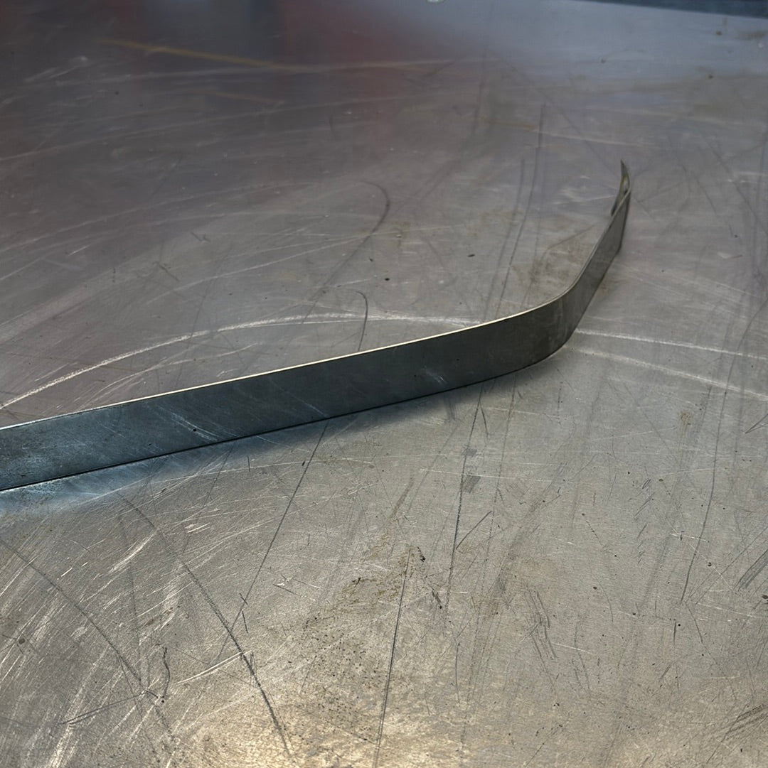 Porsche 928 1986 Windscreen Washer bottle strap Porsche 92862808701, used