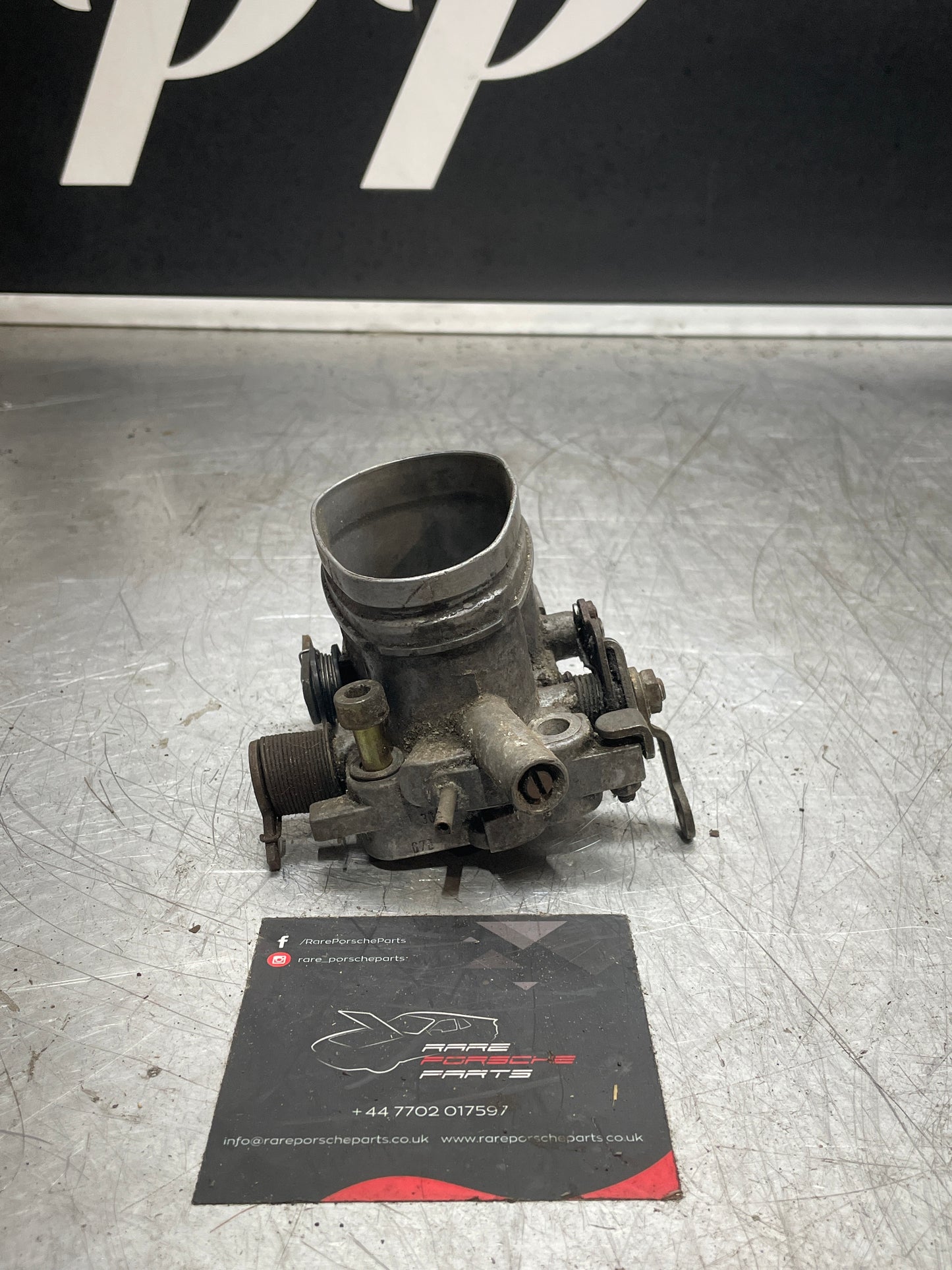 Porsche 924 Early 2.0 throttle body 047133063K, used