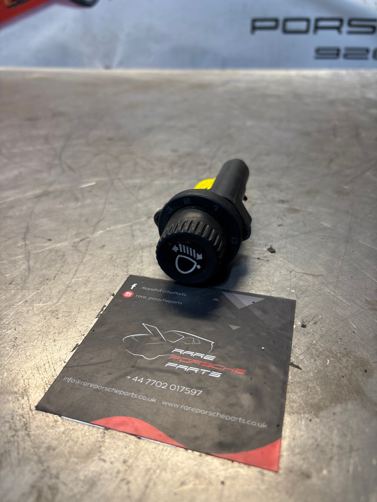 Porsche 928 S4 Headlamp level adjust 92863122001 / 0307550900