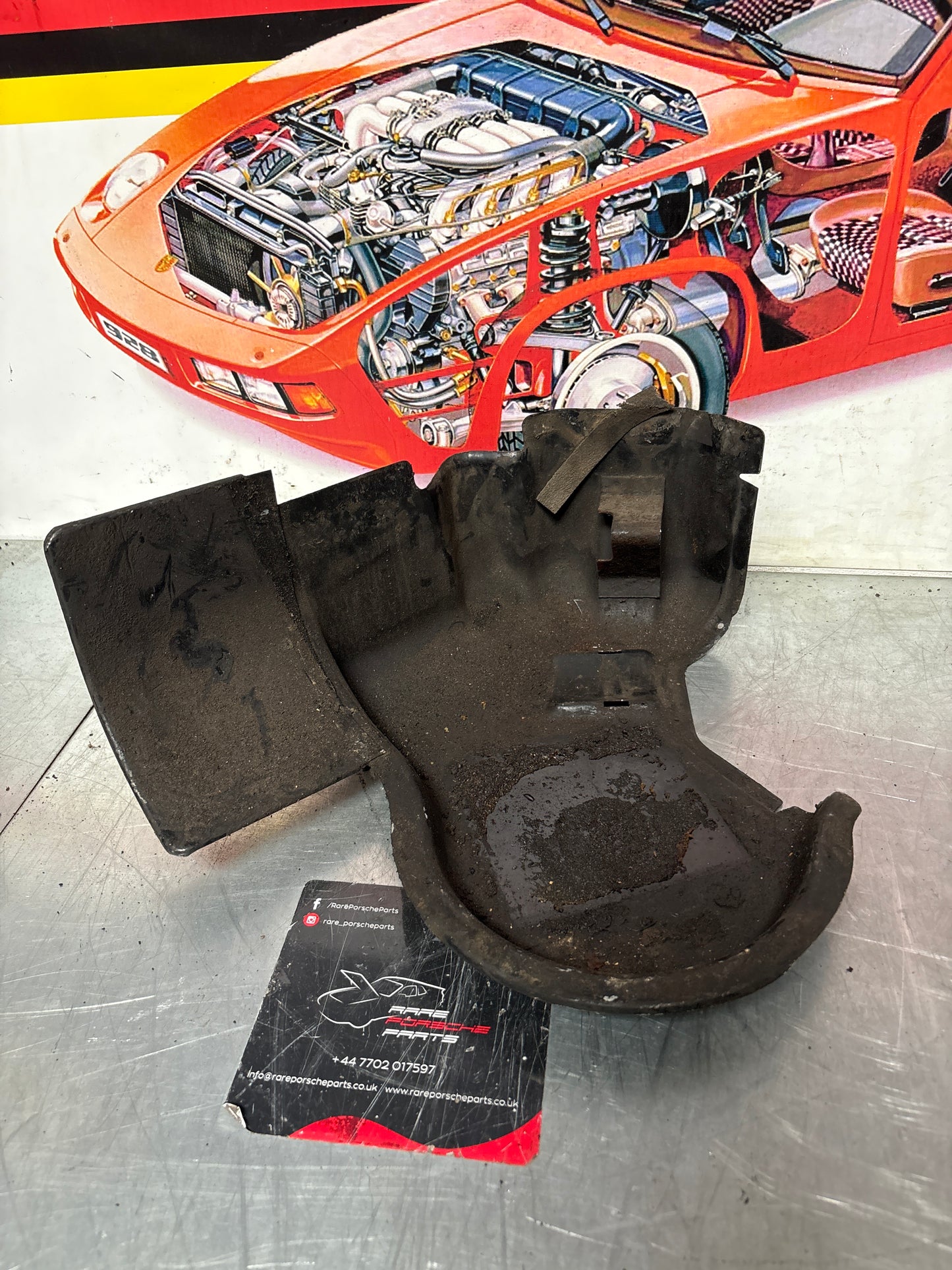 Porsche 944 85.5- fuel pump cover plate 94420133100