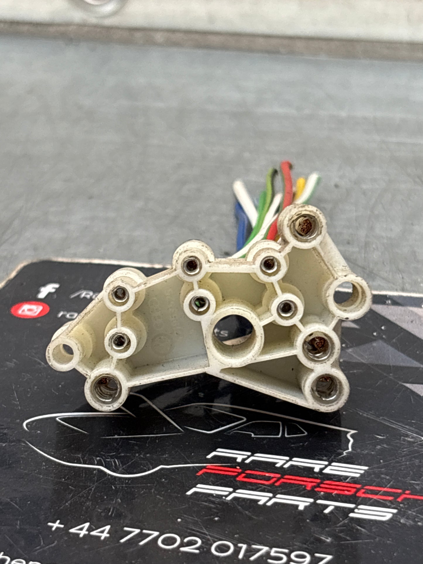 Porsche 944 85.5- / 928 dashboard indicator connector harness, used 431953525