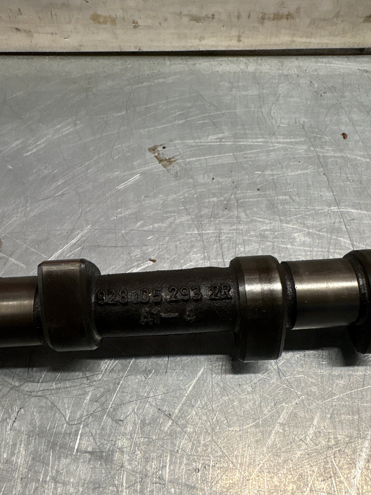 Porsche 928 S3 M28.45/46 engine Camshaft, exhaust side, cylinder 1-4, used 9281052932R / 92810529308