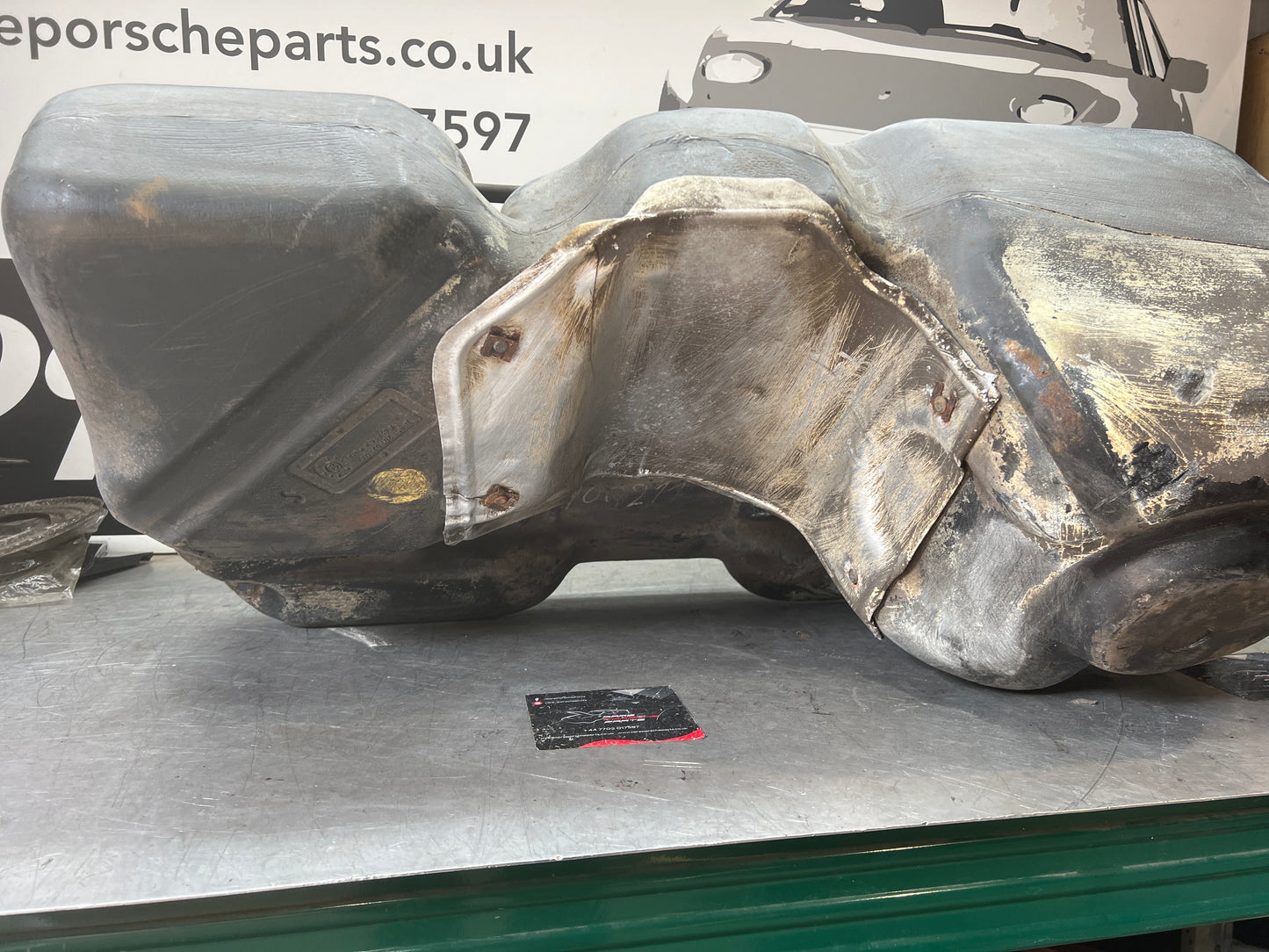 Porsche 944 plastic fuel tank, 95120102103, study photos