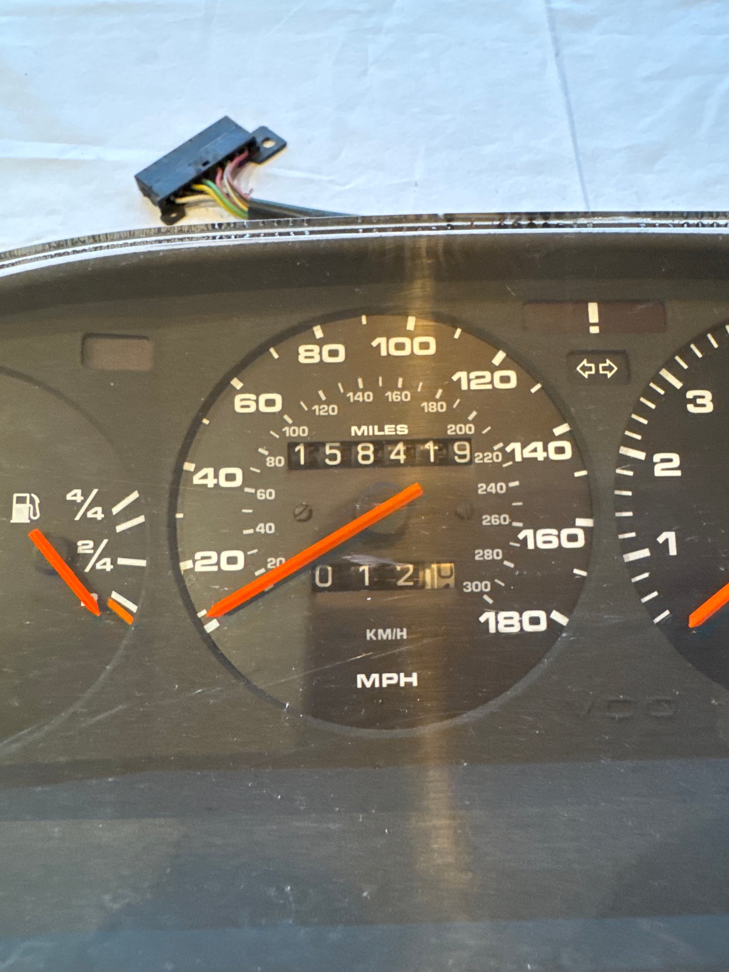 Porsche 928 dash clock binnacle pod speedometer, 92864112603 used 158419 miles plastic screen has some small scratches automatic
