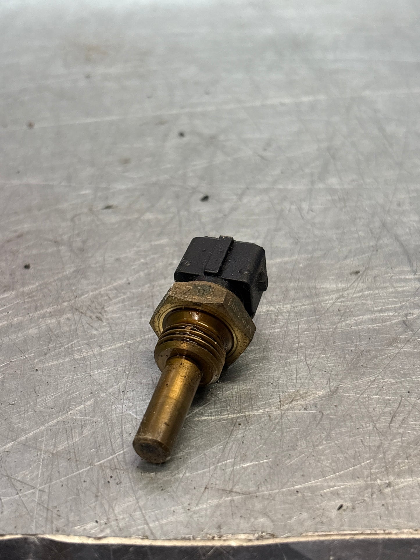Porsche 911 964 / 993 oil cooler temperature sensor, used 96462411000