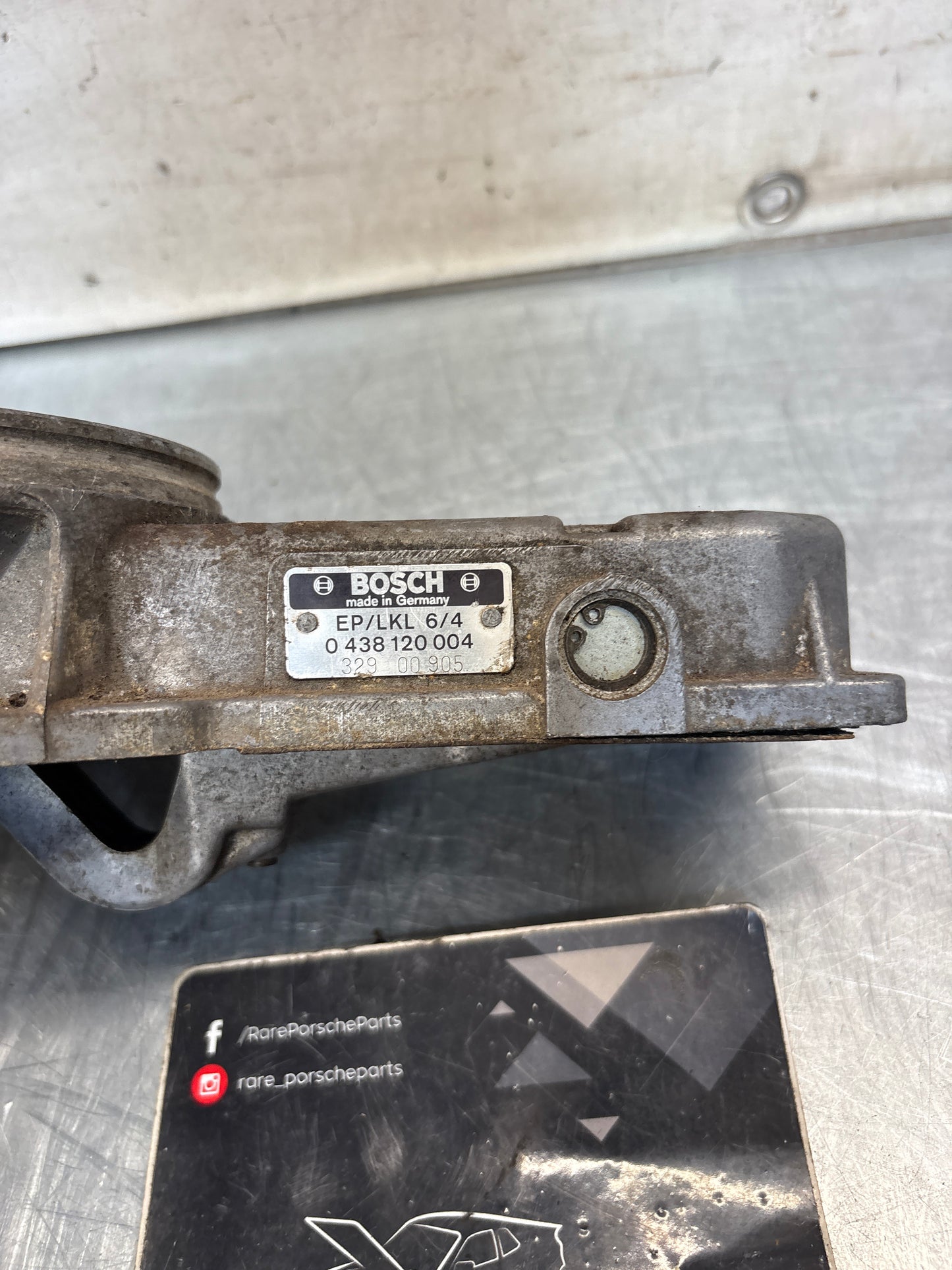 Porsche 911S 2.7, air flow meter, used 0438120004