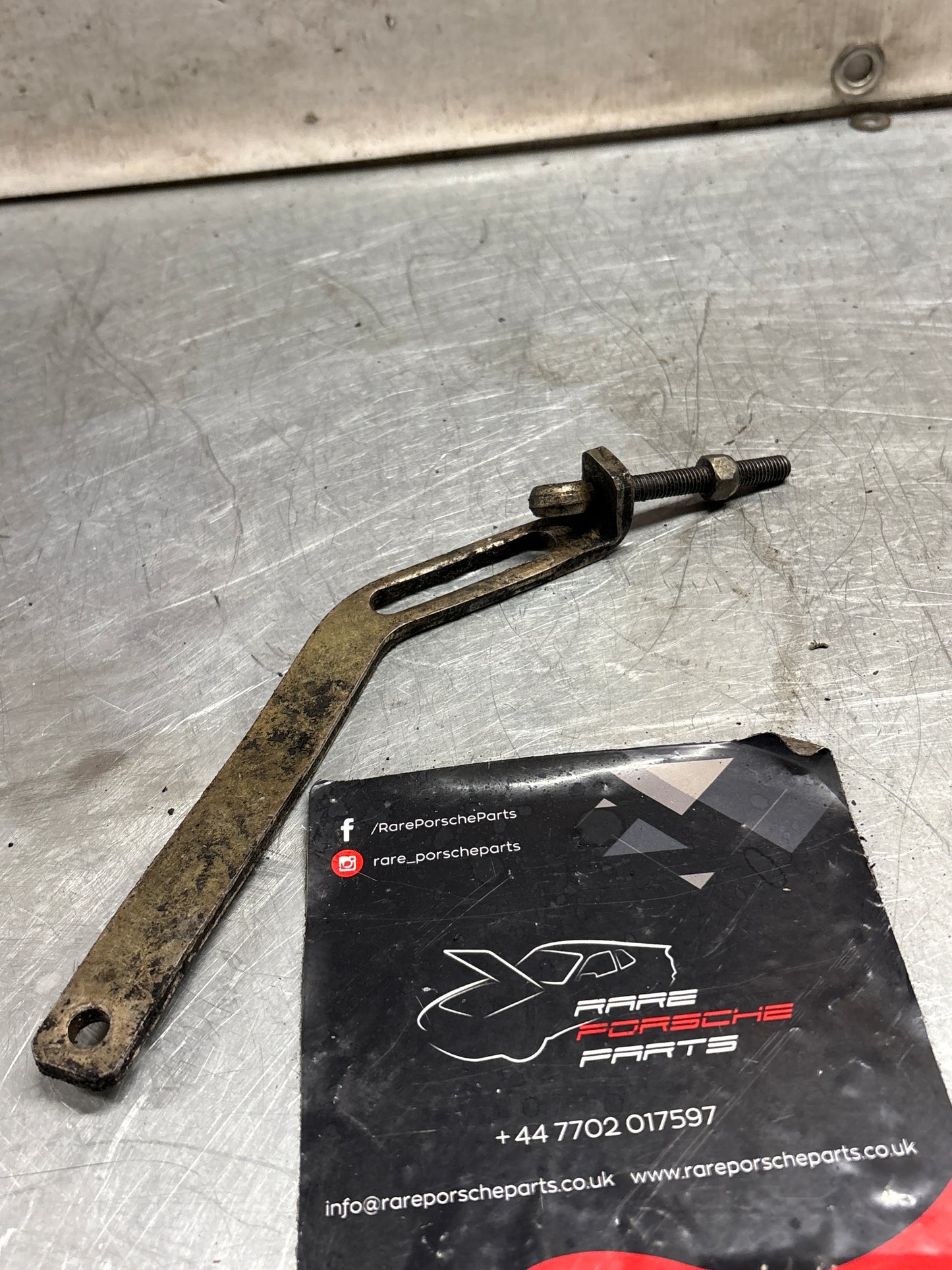 Porsche 928 air compressor strut, used 92812612303 / 90008400403 / 99946000302