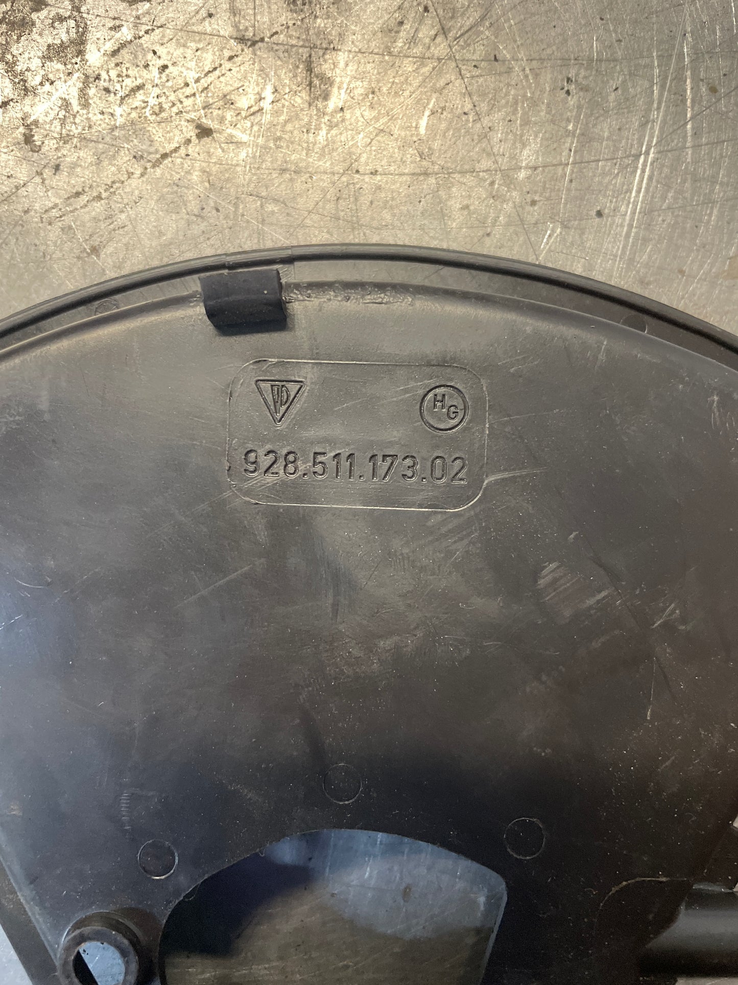 Porsche 944/924/928/968 bonnet release handle backing plate used 92851117302