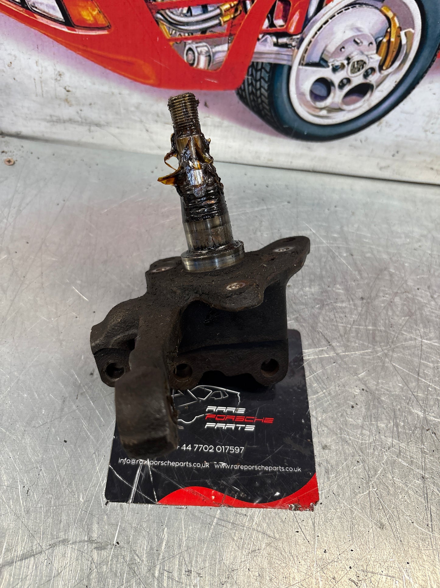 Porsche 924 76-78 Front right Spindle, knuckle, 477407312G, used