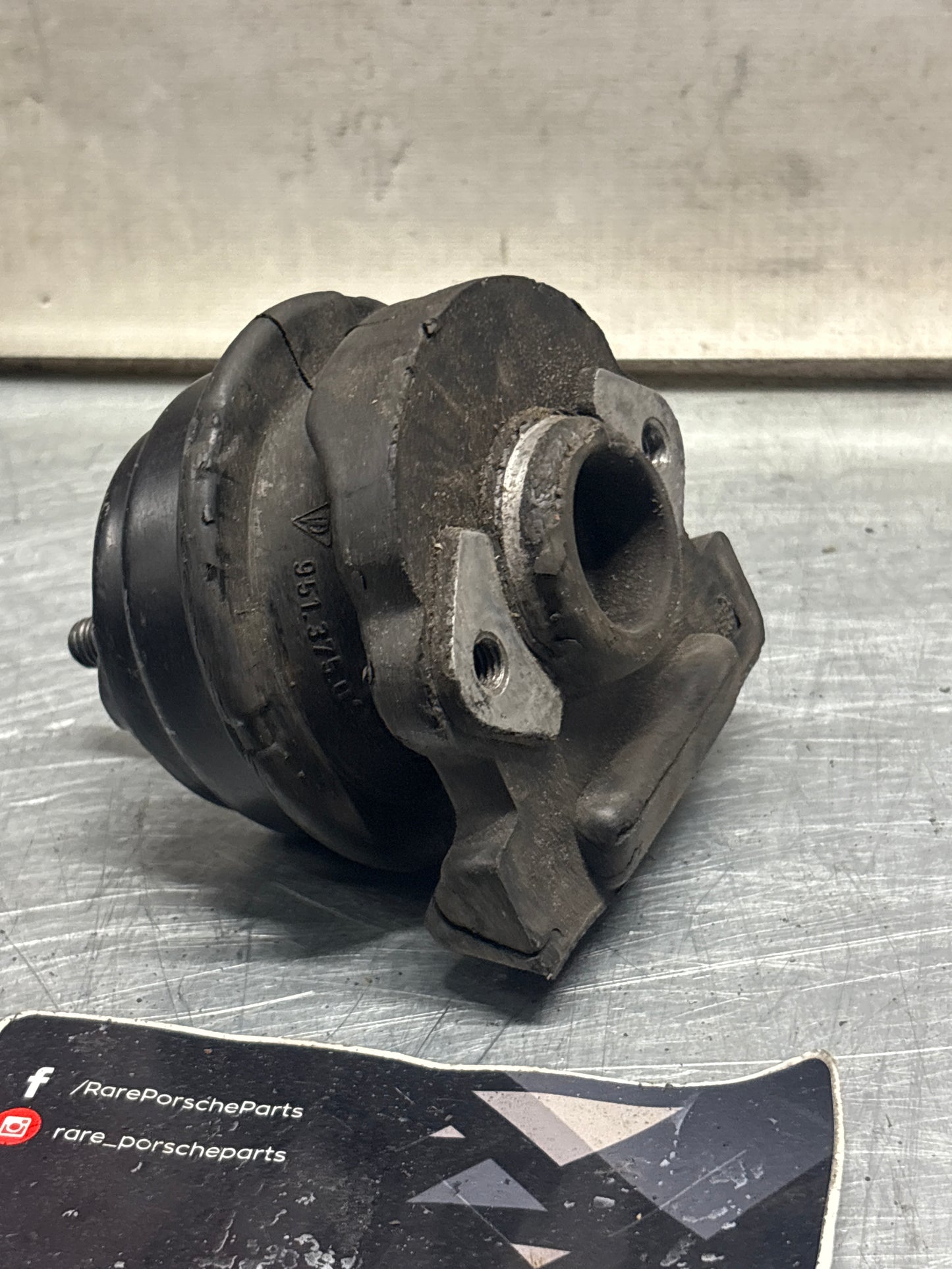 Engine Mount Porsche 924S 944 Turbo 968, used 95137504204