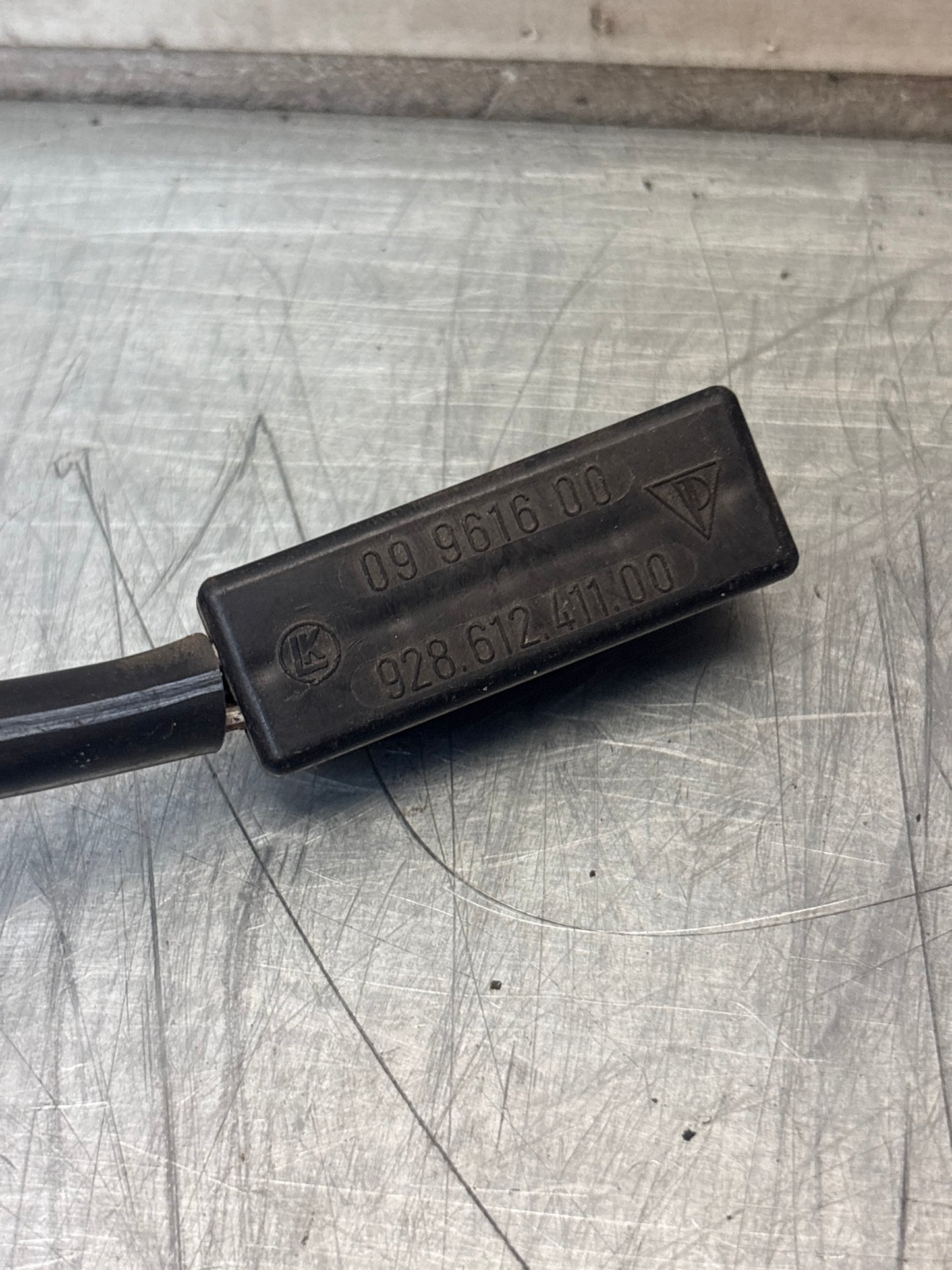 Porsche 928 dashboard connector harness, used 92861241100