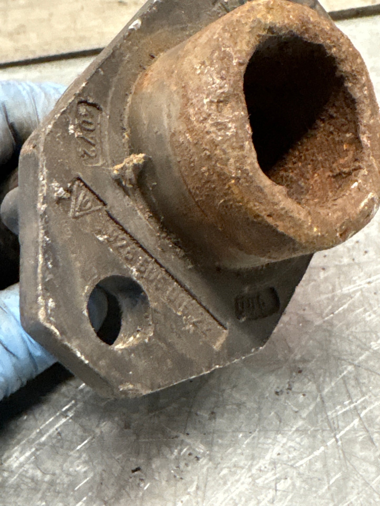 Porsche 928 Front Bumper shock absorber bracket, used 92850501522