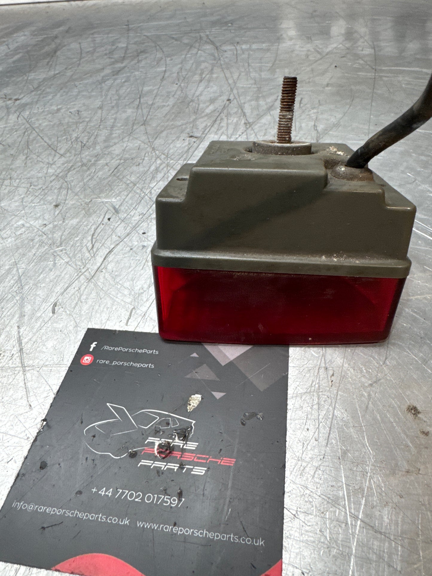 Porsche 928 Nebelschlussleuchte links, gebraucht 92863142801R / 92863142701L