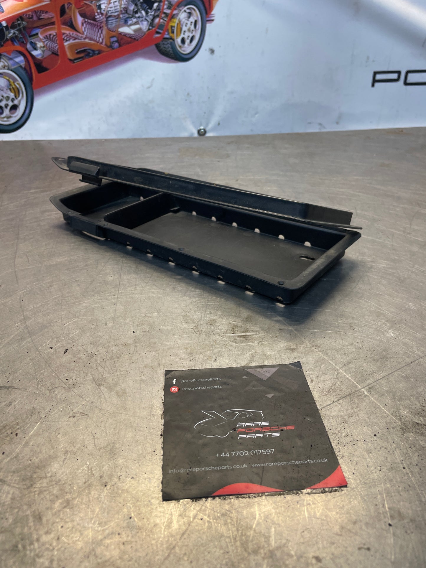 Porsche 928 Mittelarmlehnenkassette, schwarz, gebraucht 92855570102