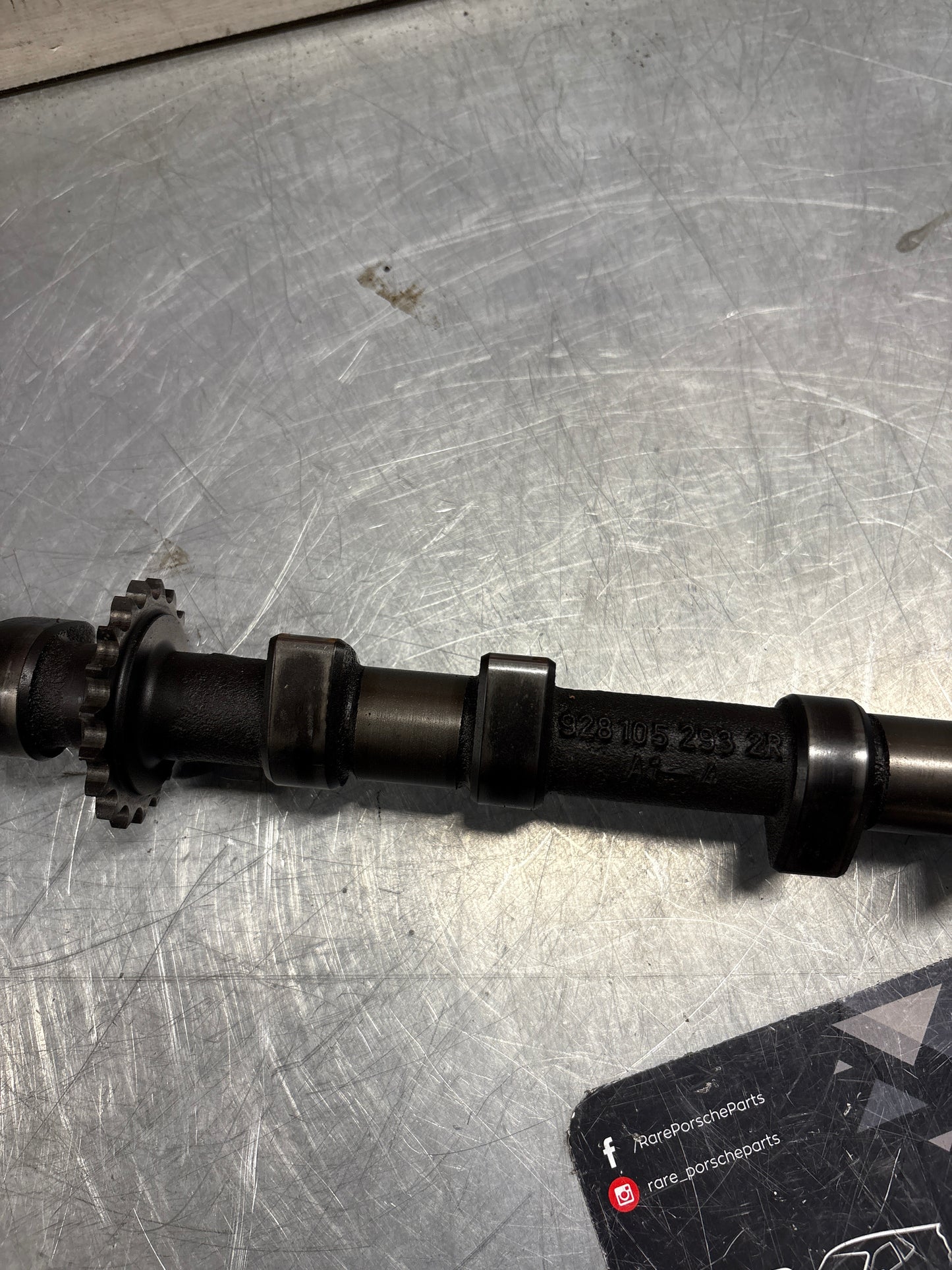 Porsche 928 S3 M28.45/46 engine Camshaft, exhaust side, cylinder 1-4, used 9281052932R / 92810529308