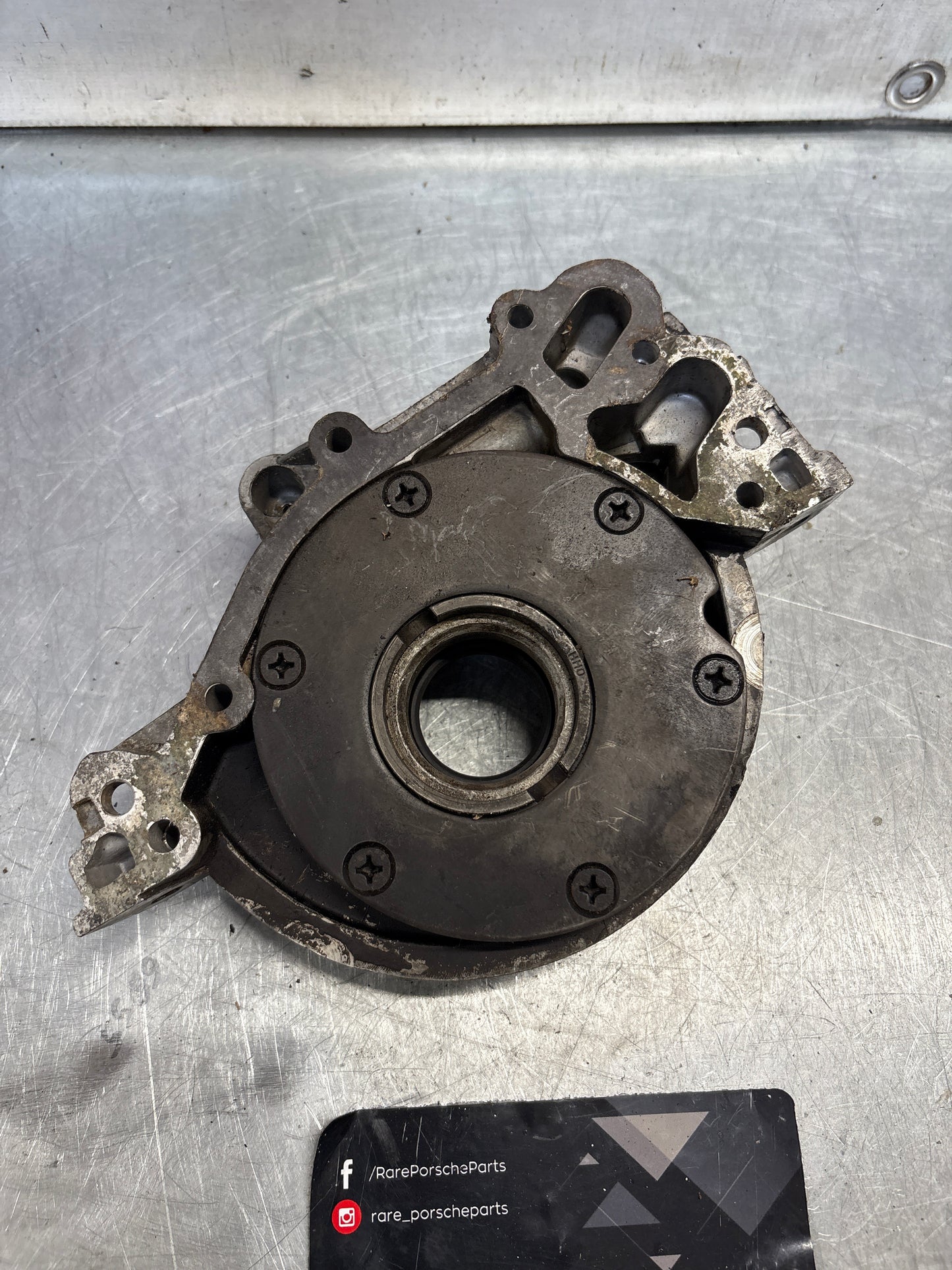 Porsche 924 2.0L oil pump, used 046115109A