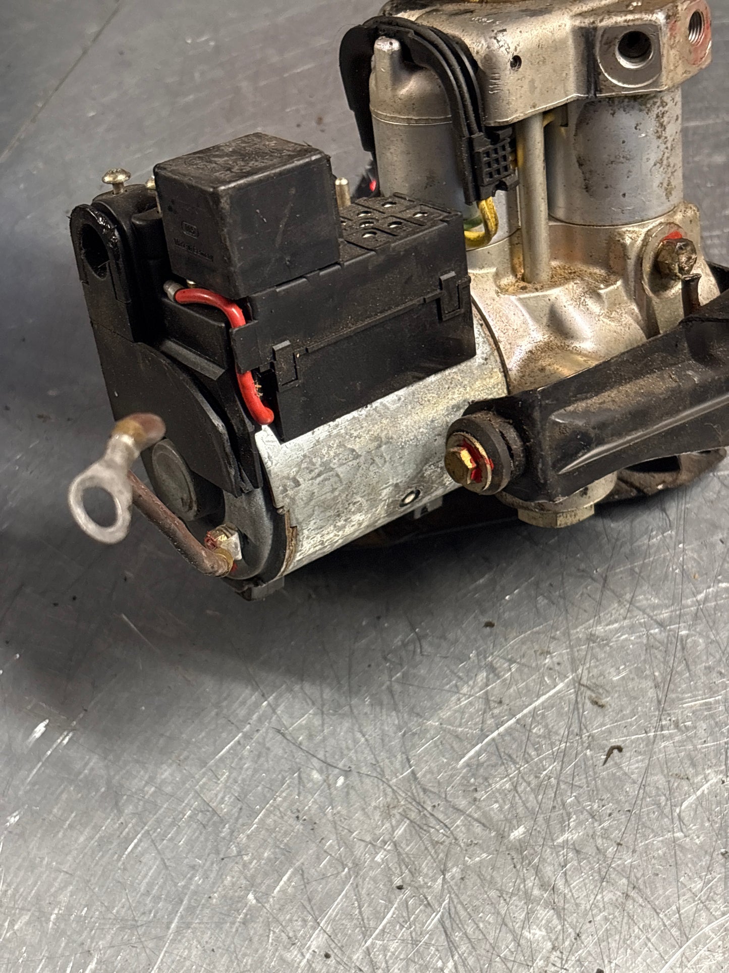 Porsche 911 964 Bosch ABS Pump, used 0265200052