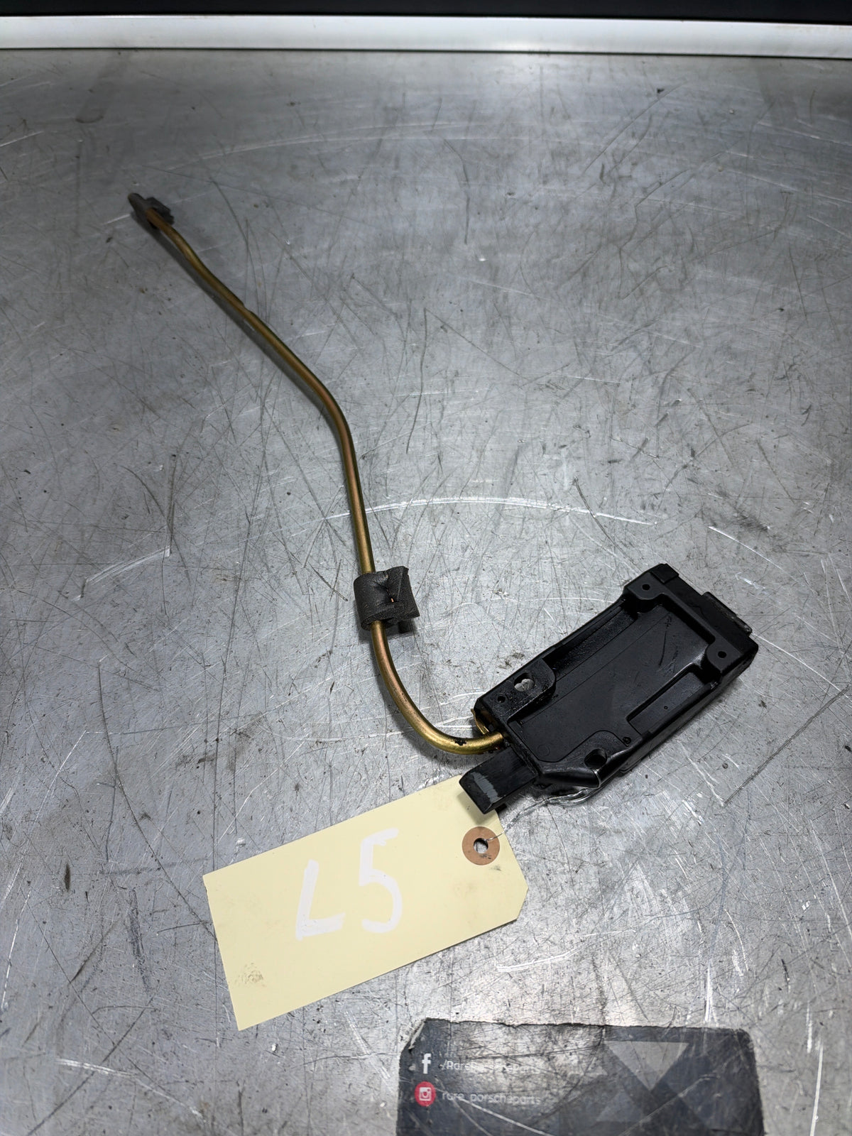 Porsche 924 944 early targa, sunroof lift mechanism left side N/S, Used, -85.5 94456494101 / 94456494100