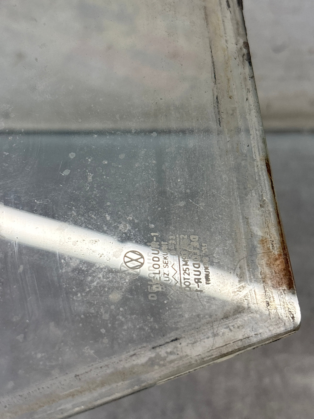 Porsche 914 side window clear glass, used, left side 91454202310