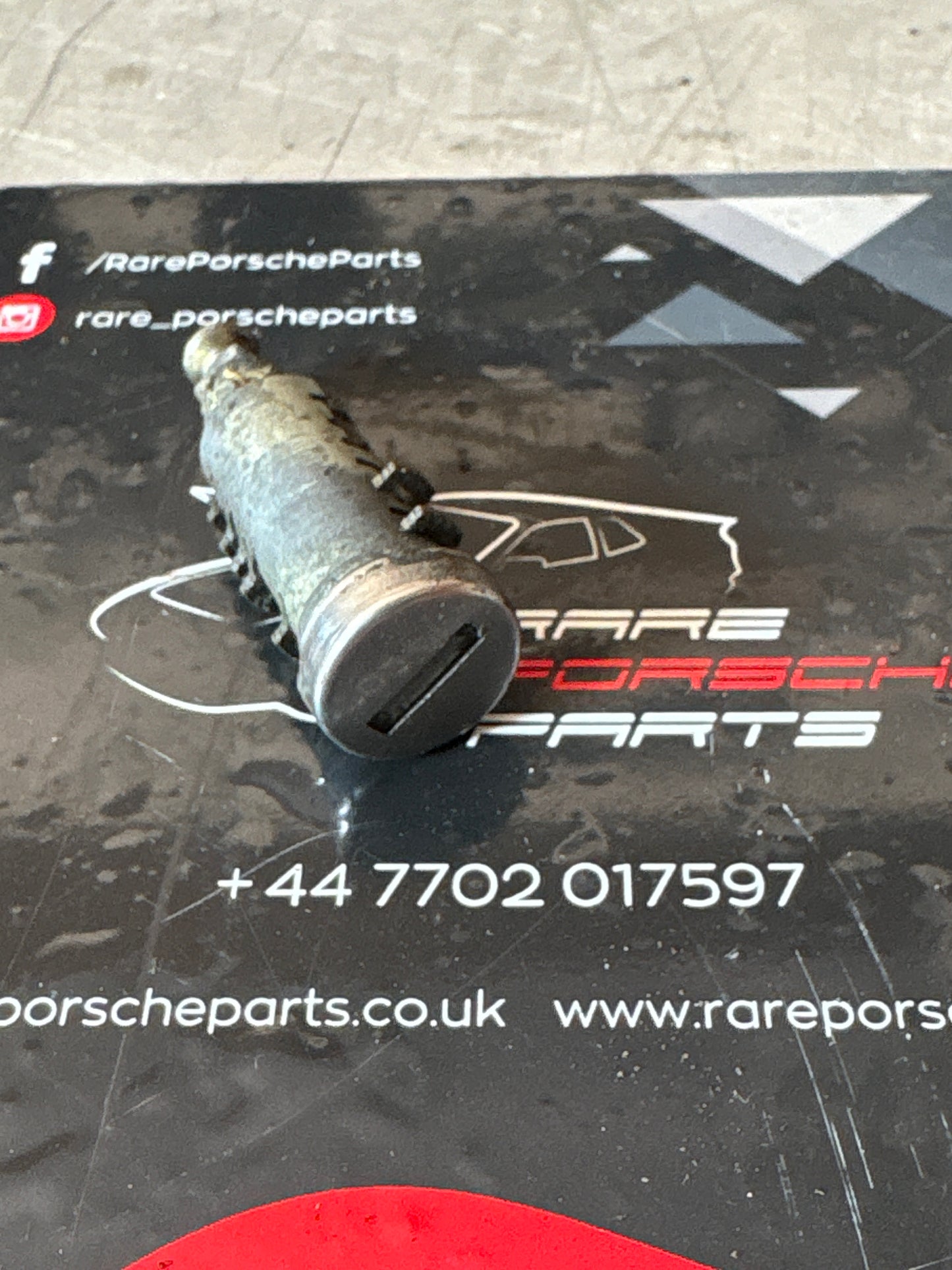 Porsche 924 944 94453890300 door lock barell cylinder, without key, used