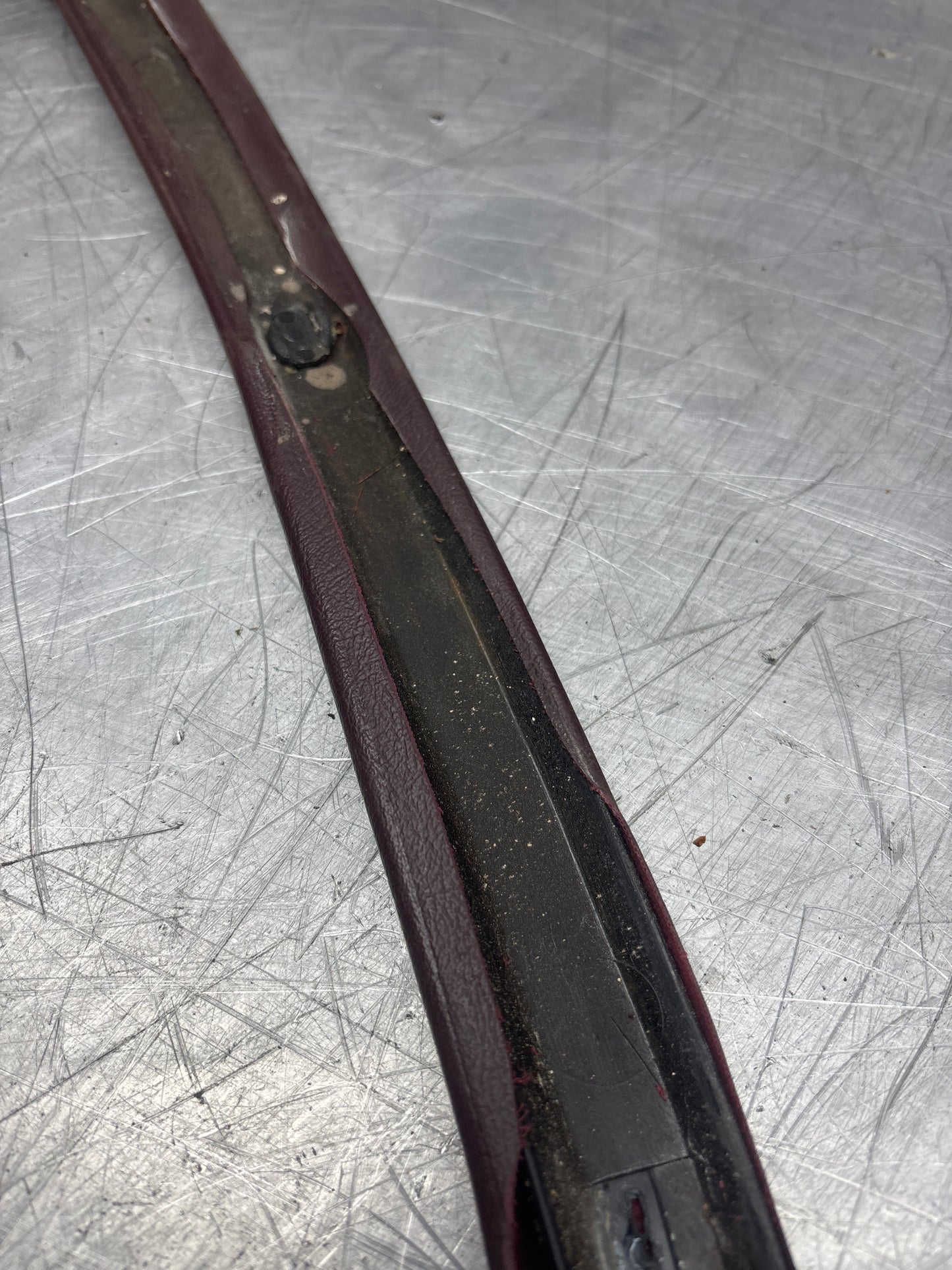 Porsche 928 right, off side door upper frame surround trim, burgundy 92855502602, spares or repair