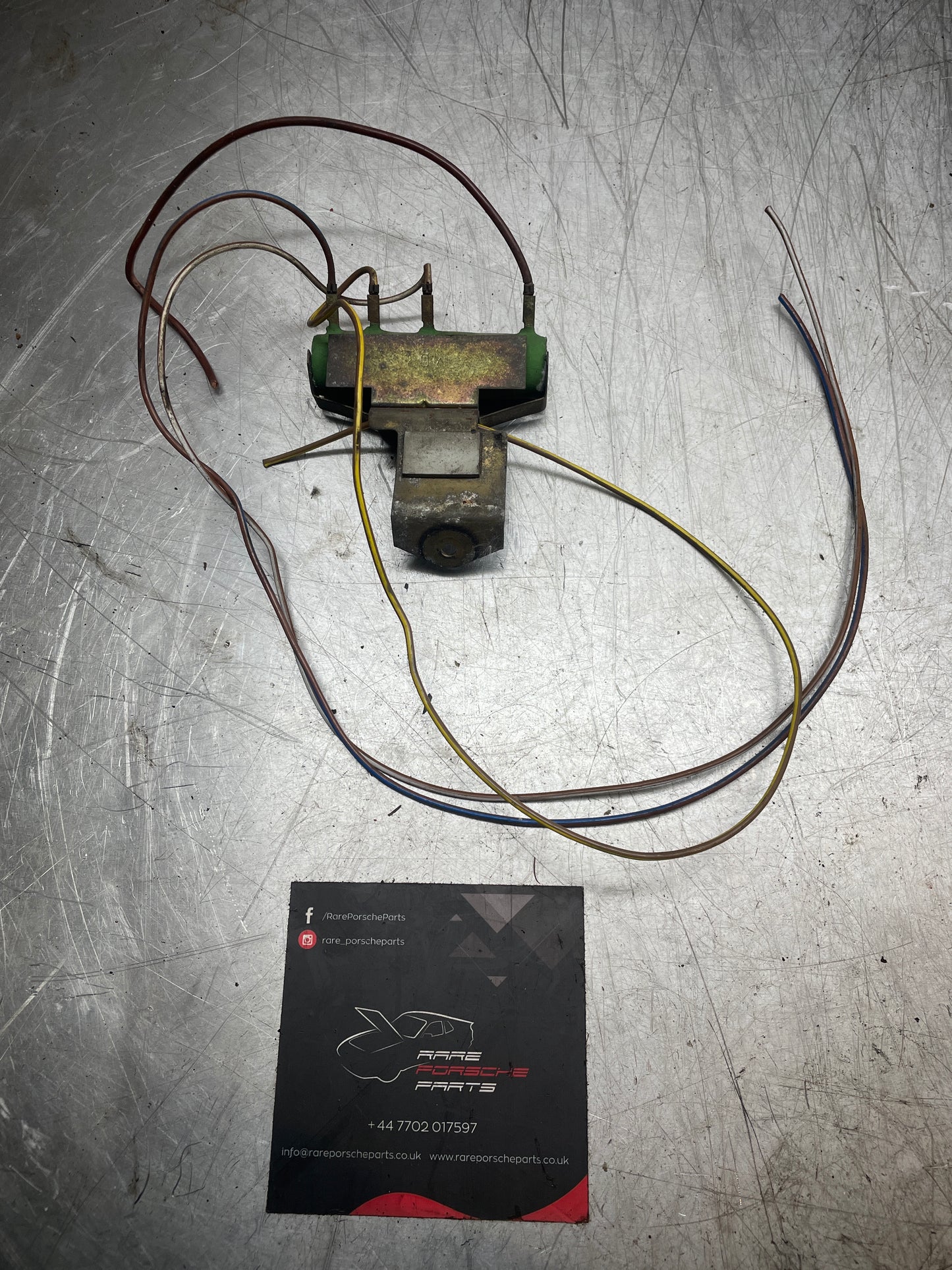 Porsche 924 944 heater motor speed resistor. 477959535 / 477905055 used