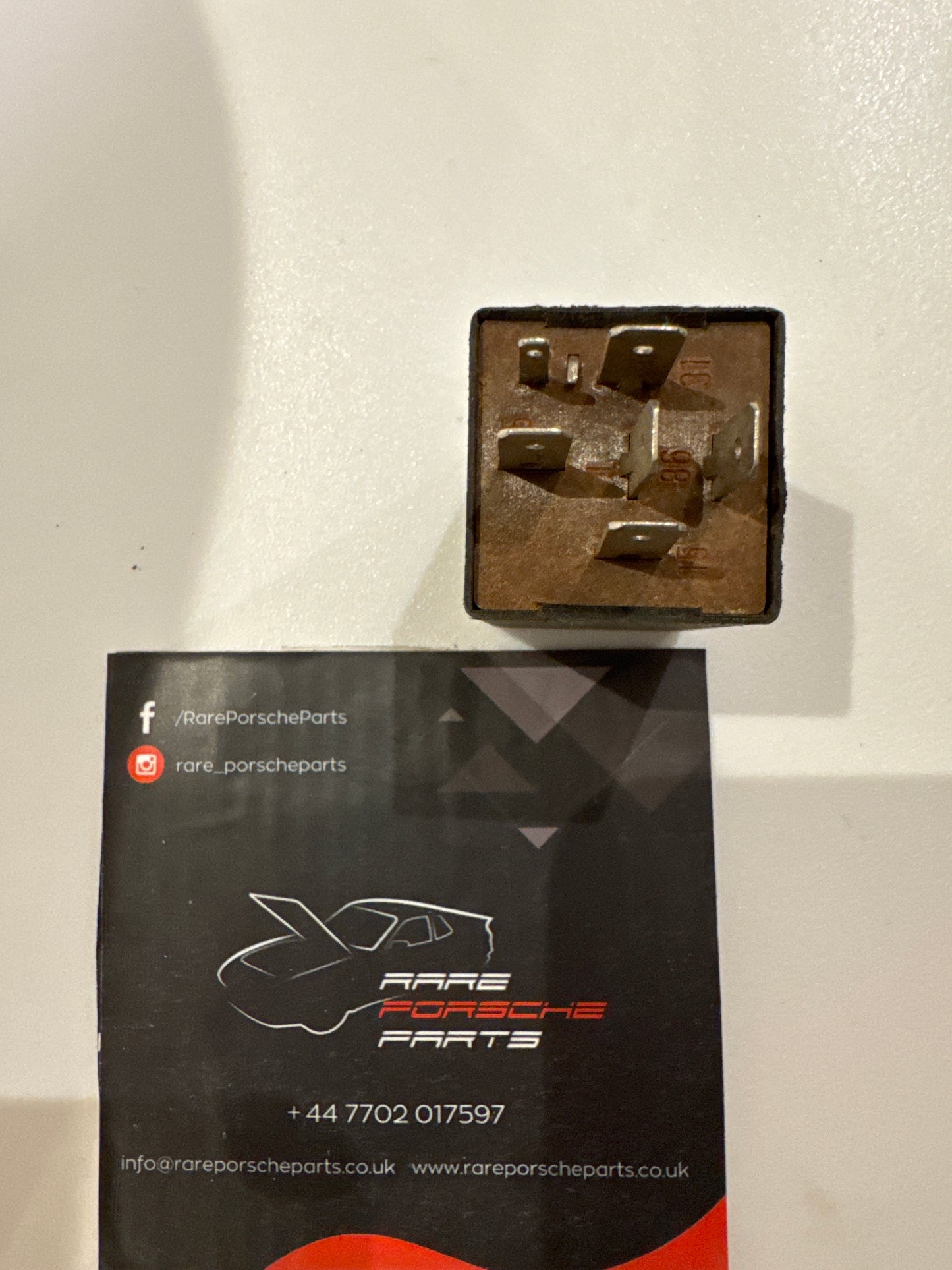 Porsche seat belt warning relay 171919433 used