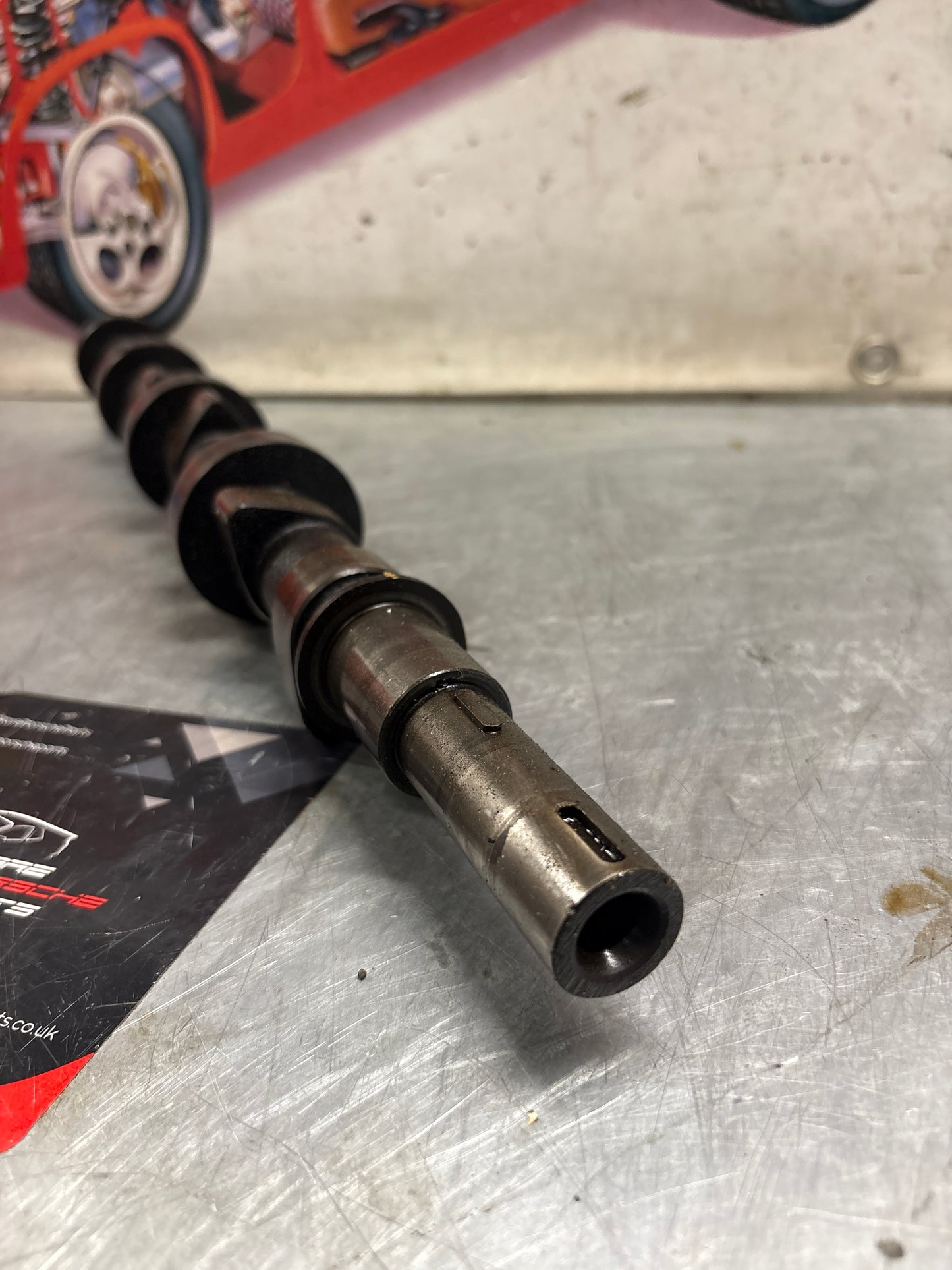 Porsche 928 cam shaft, used 9281051870R