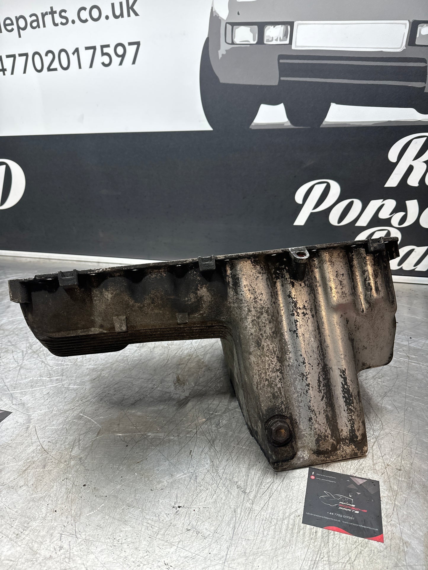 Porsche 944 oil pan sump 9441012018R