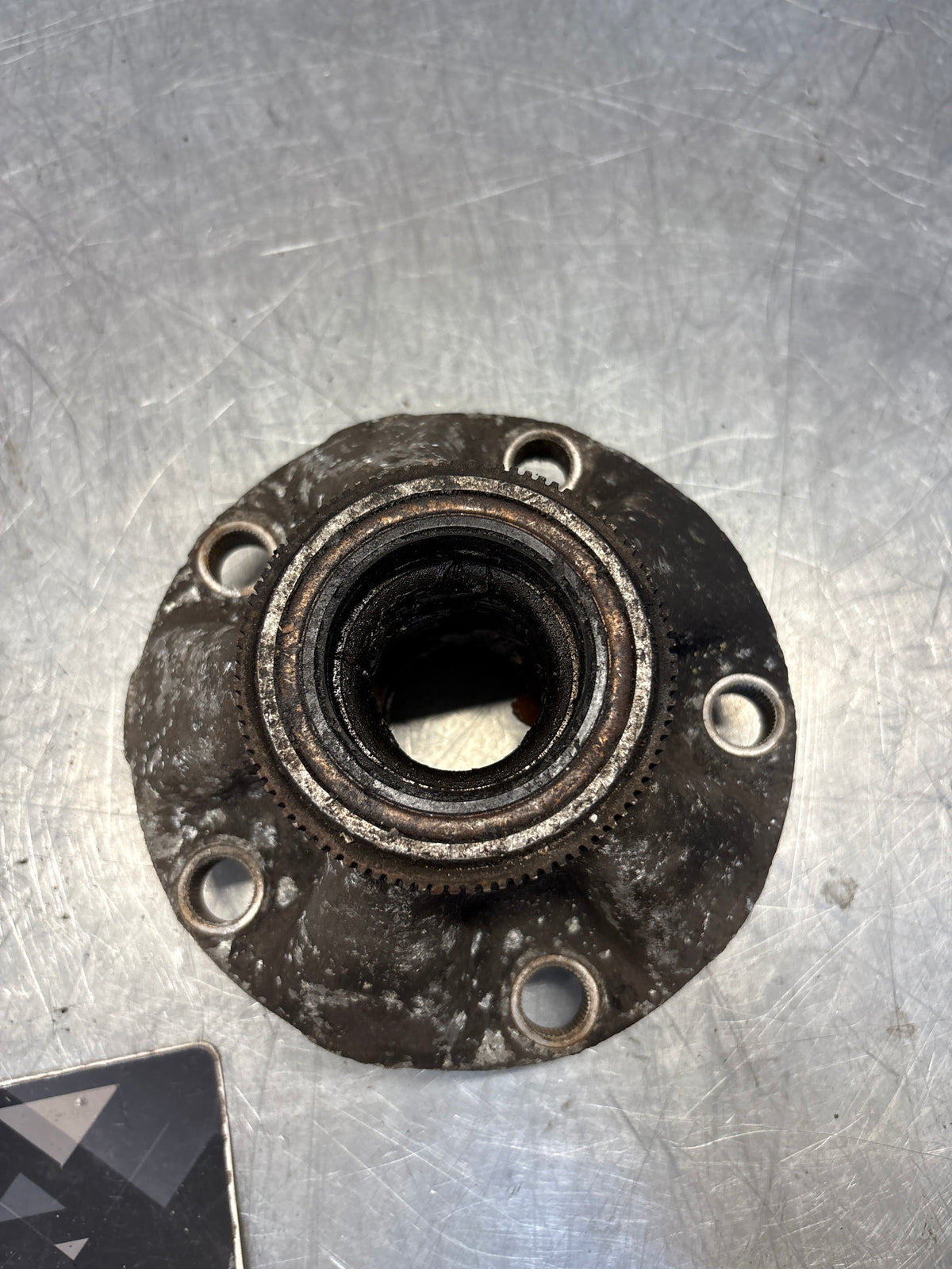 Porsche 928 wheel hub,used 9283416052R with ABS