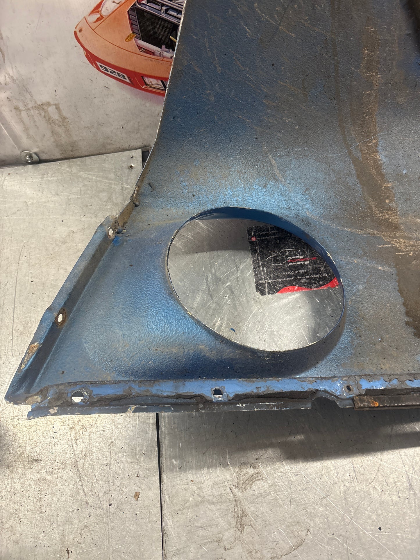 Porsche 928S front left wing, 92850301103 used