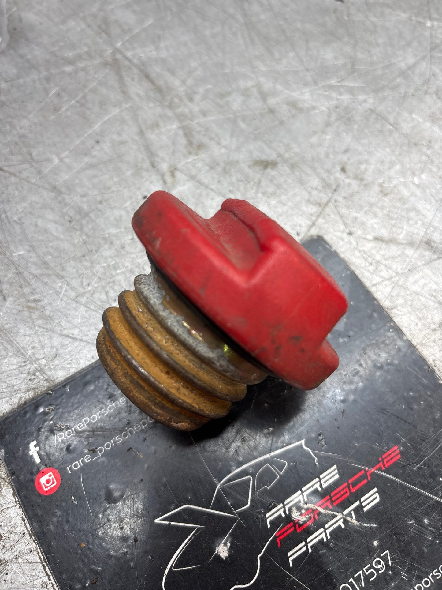 Porsche 911 964 fuel tank cap, used 96420127200