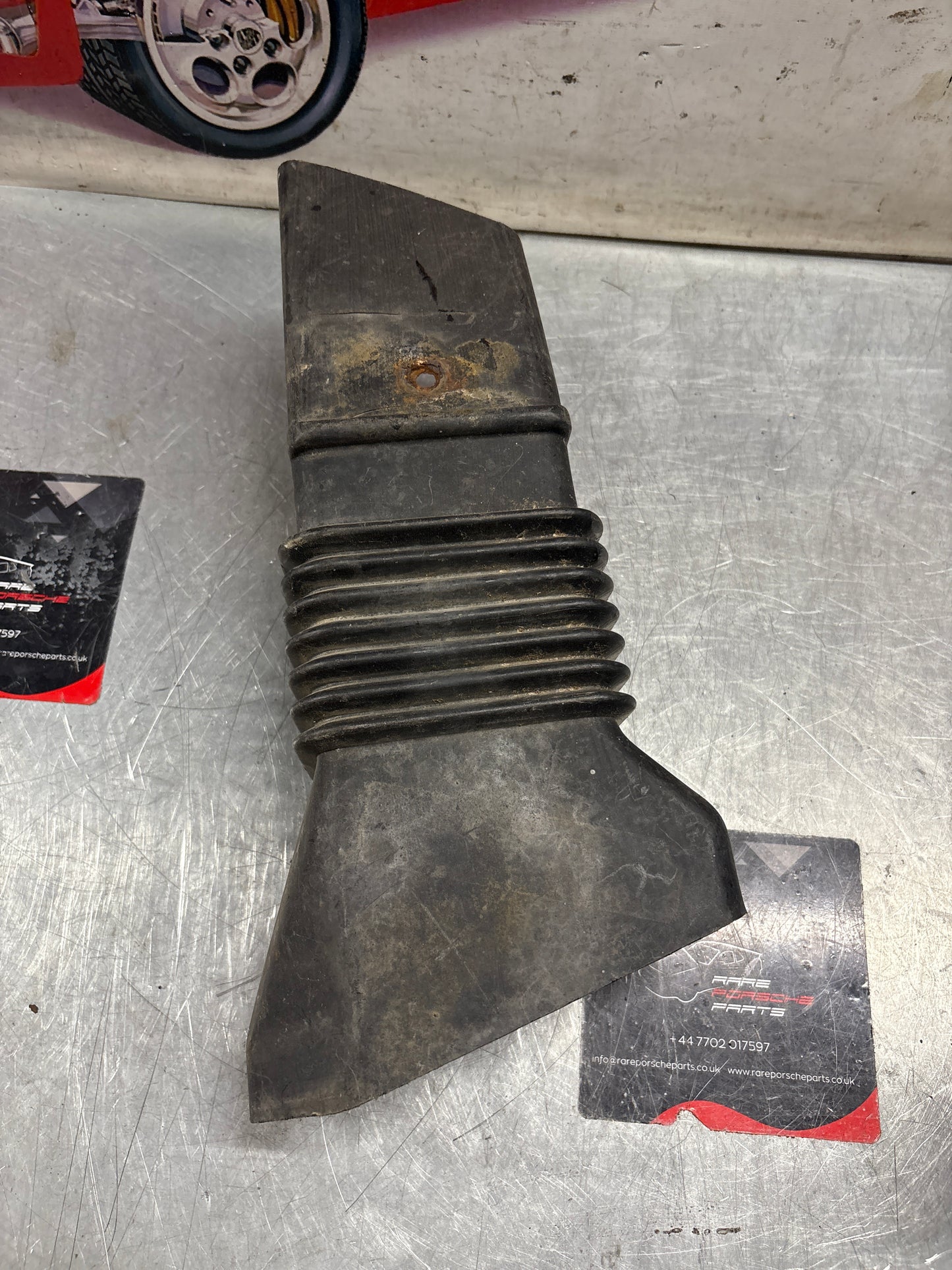Porsche 928 right Air intake hose, used 92850415902