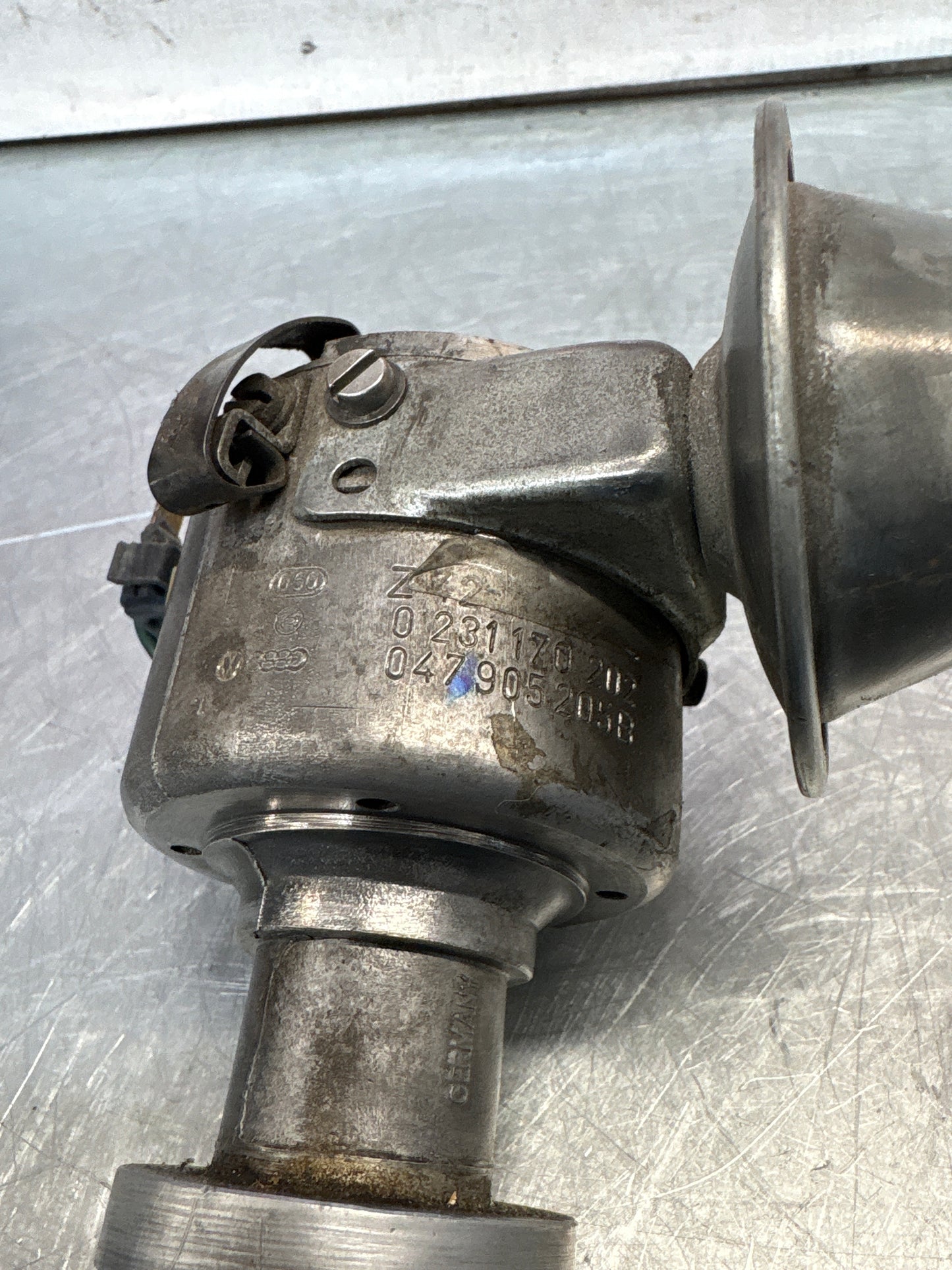 Porsche 924 ignition distributor, used 0231170202 / 047905205B